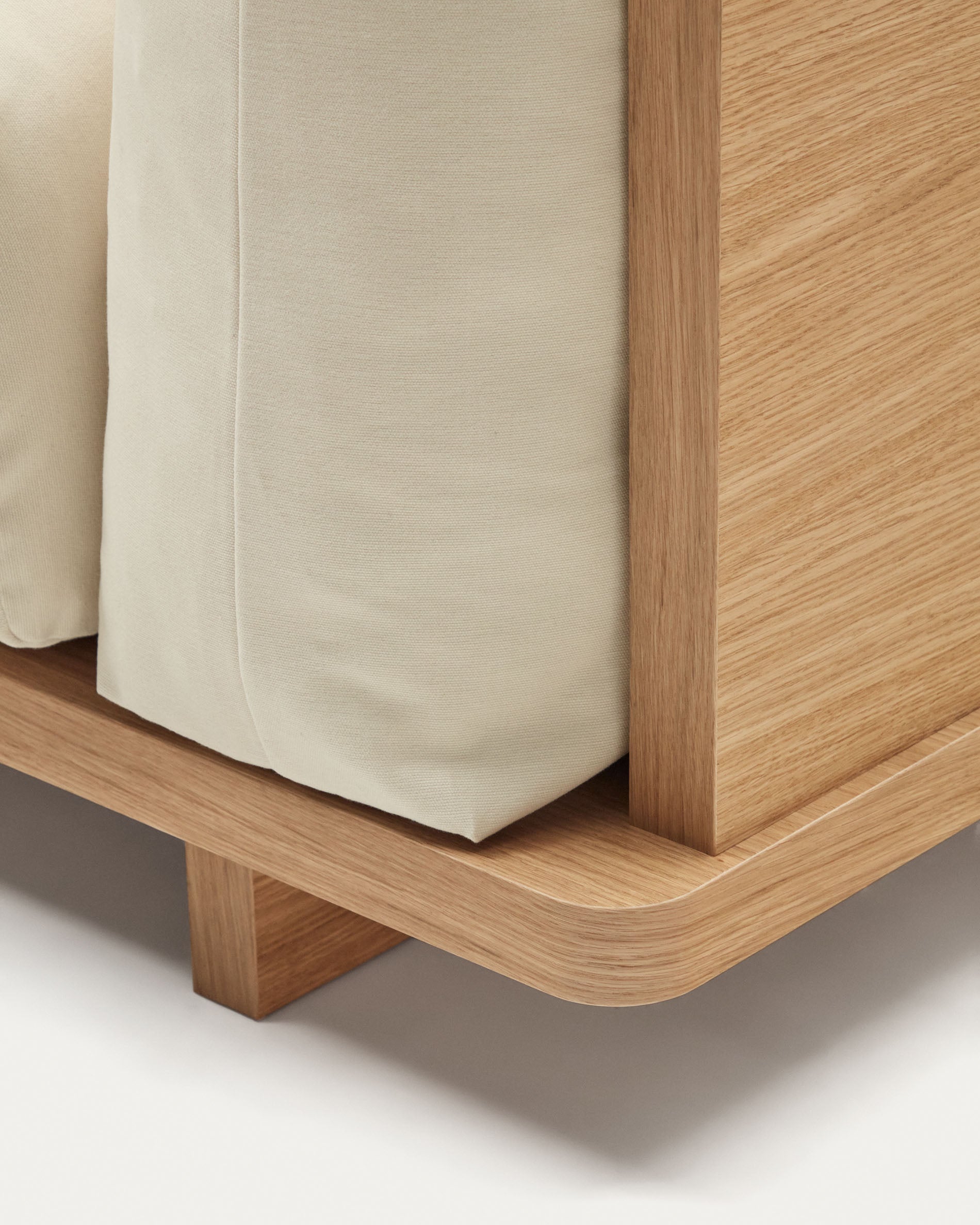 Oaq 3 seater sofa in beige, 225 cm FSC Mix Credit - Detail