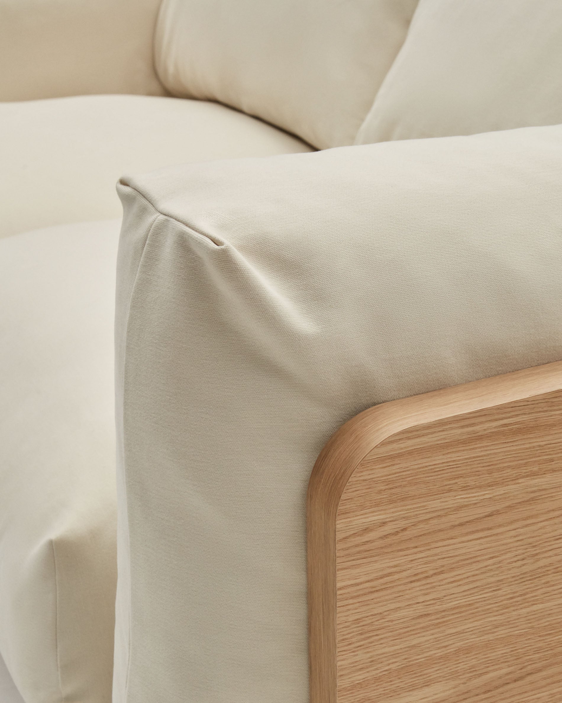 Oaq 3 seater sofa in beige, 225 cm FSC Mix Credit - Detail