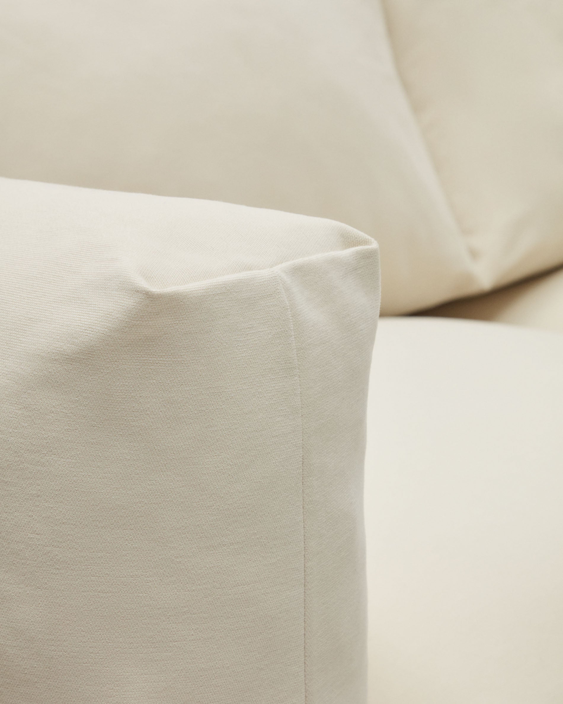 Oaq 3 seater sofa in beige, 225 cm FSC Mix Credit - Detail