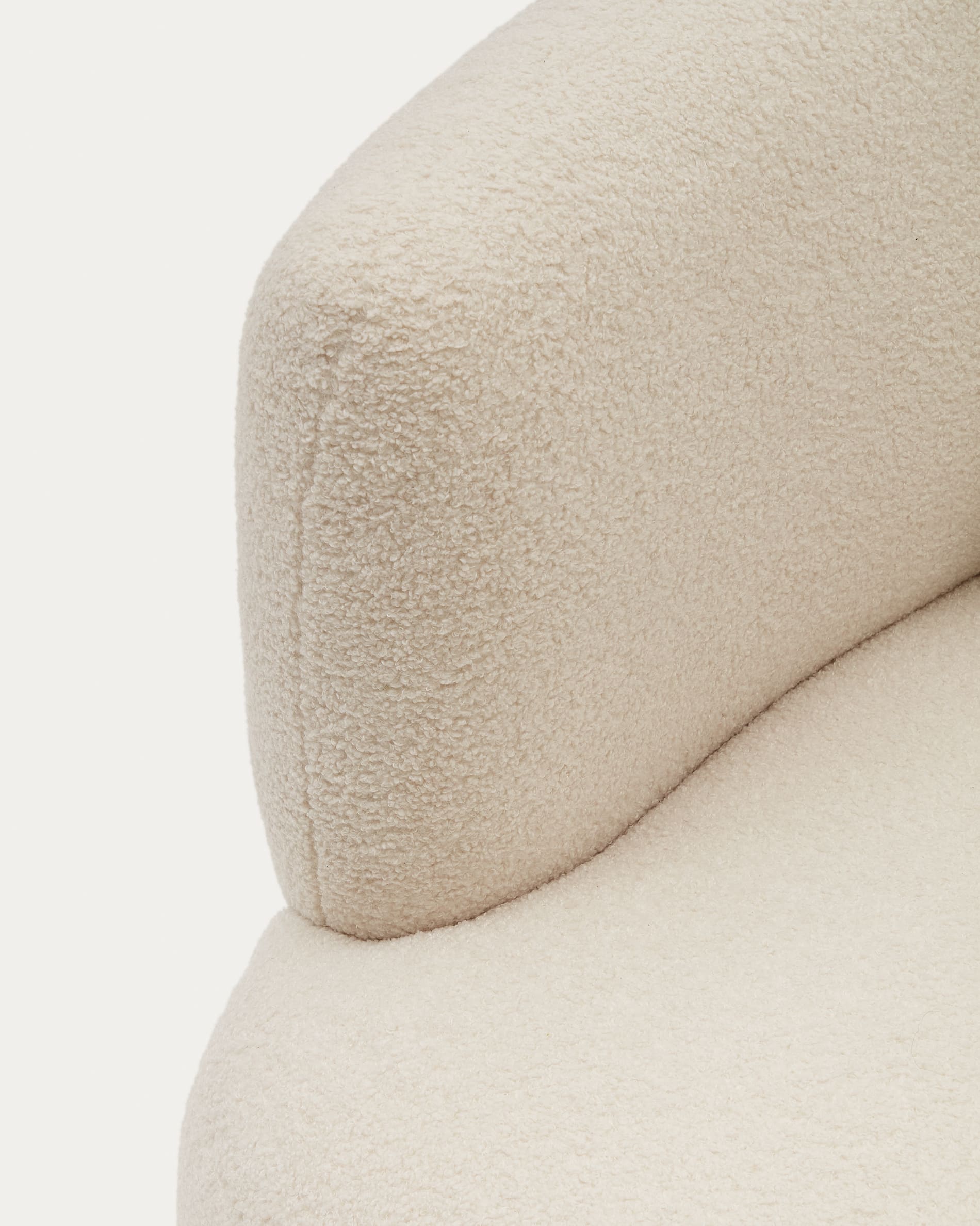 Martina armchair in creamy white bouclé with cushion