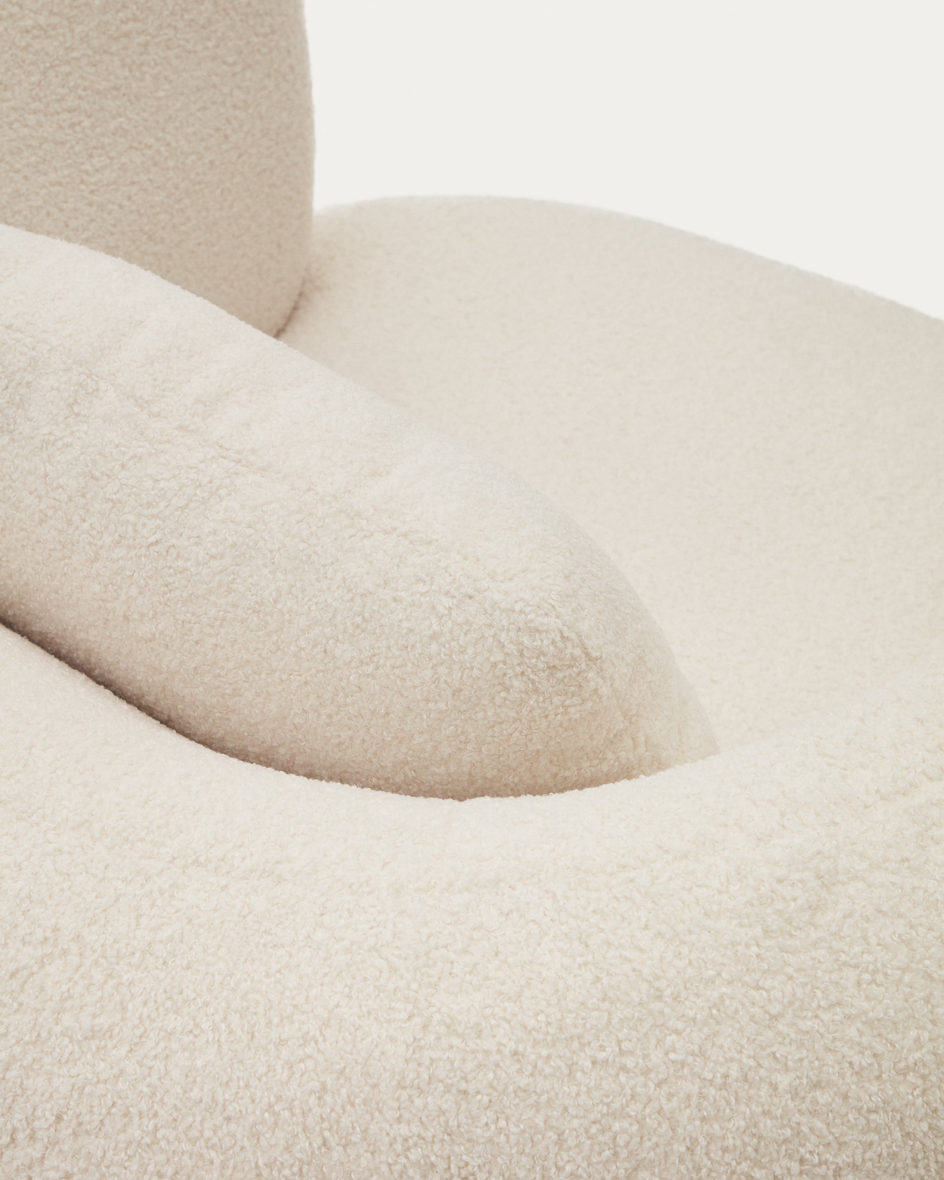 Martina ecru bouclé swivel armchair with cushion FSC Mix Credit - Detail