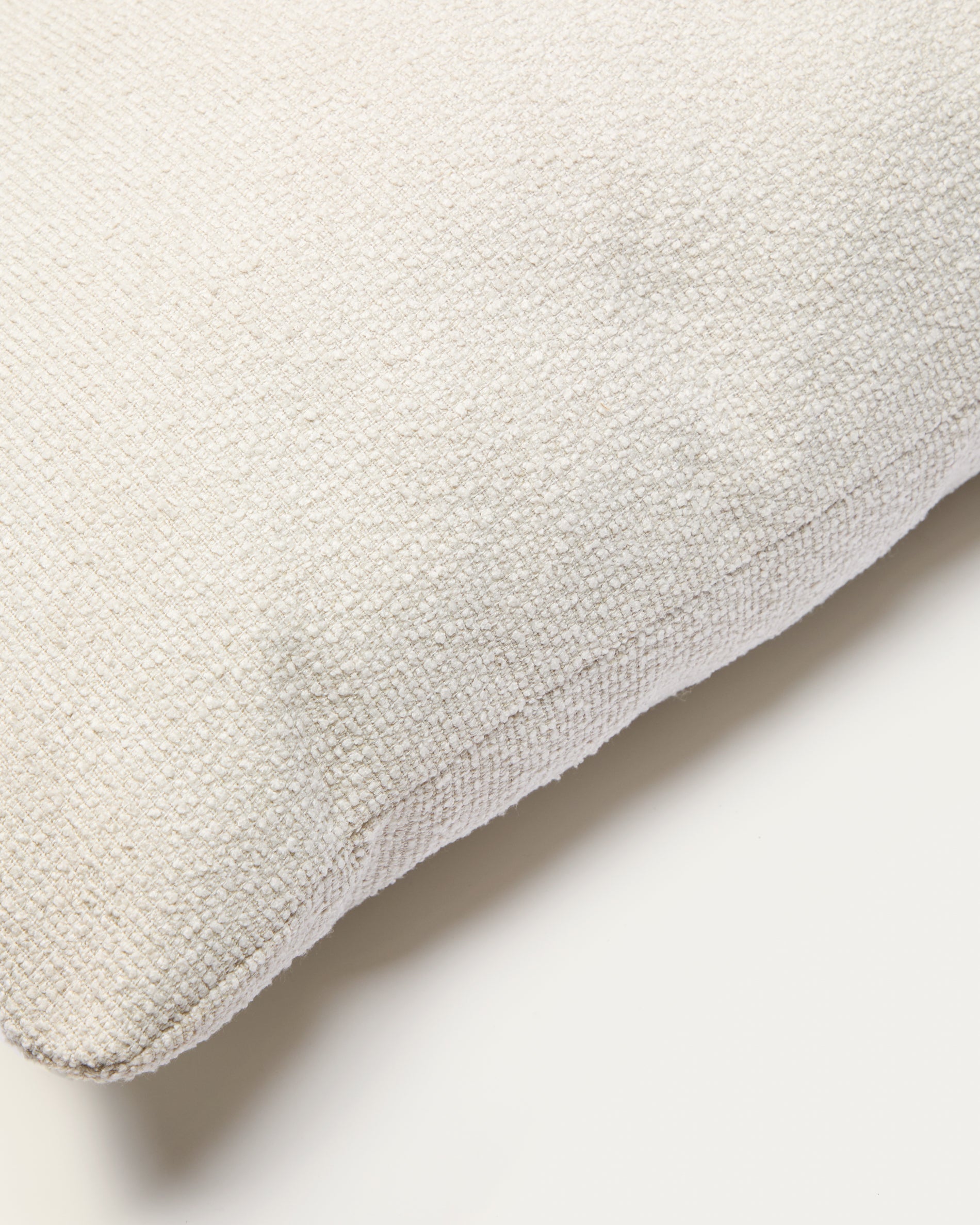 Martina ecru chenille cushion 47 x 36cm - Detail