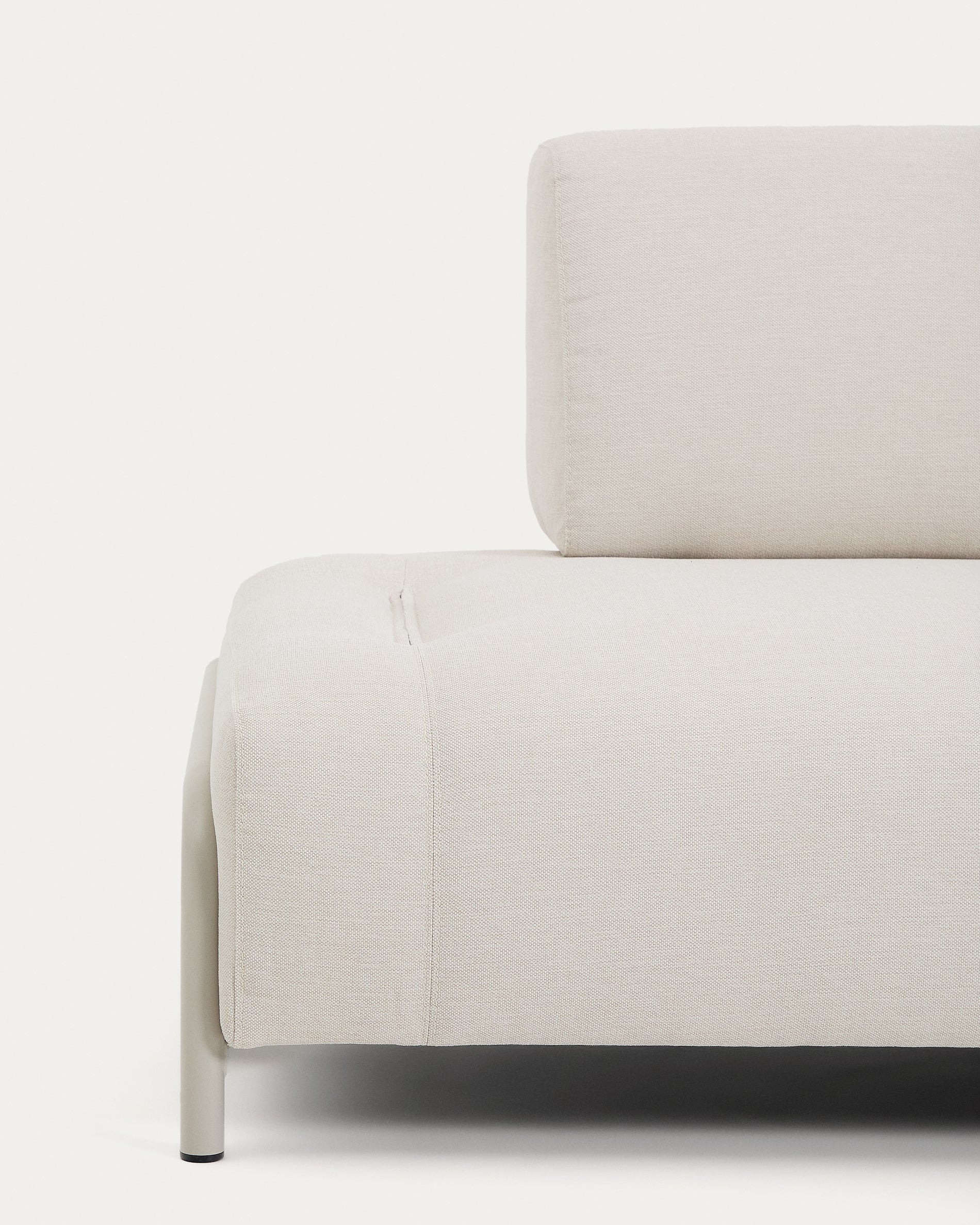 Compo 2-seater module in ecru chenille with beige metal frame 200 cm FSC Mix Credit - Detail