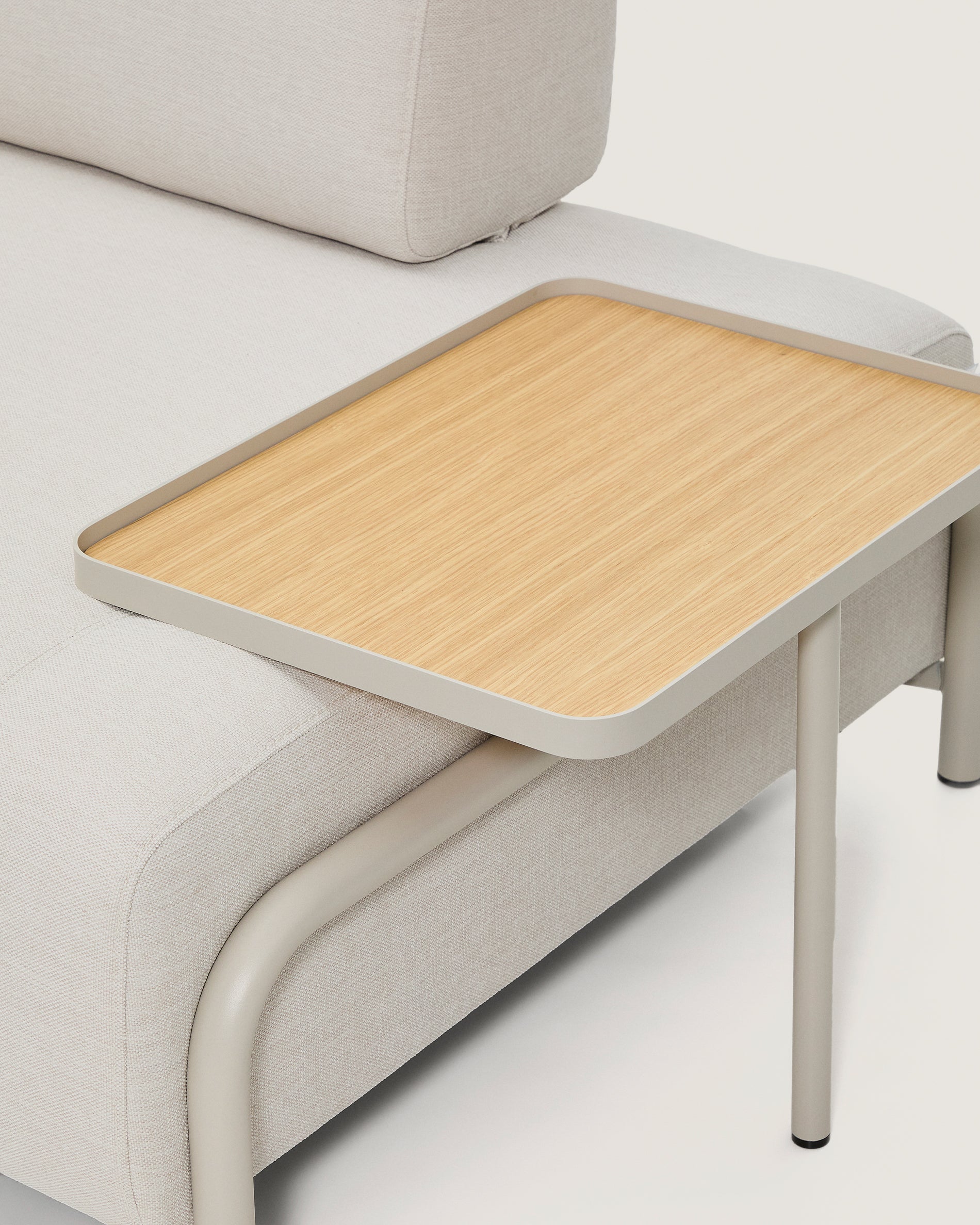 Compo 2-seater sofa in ecru chenille, large oak veneer tray table and beige metal frame 200 cm FSC Mix Credit - Detail
