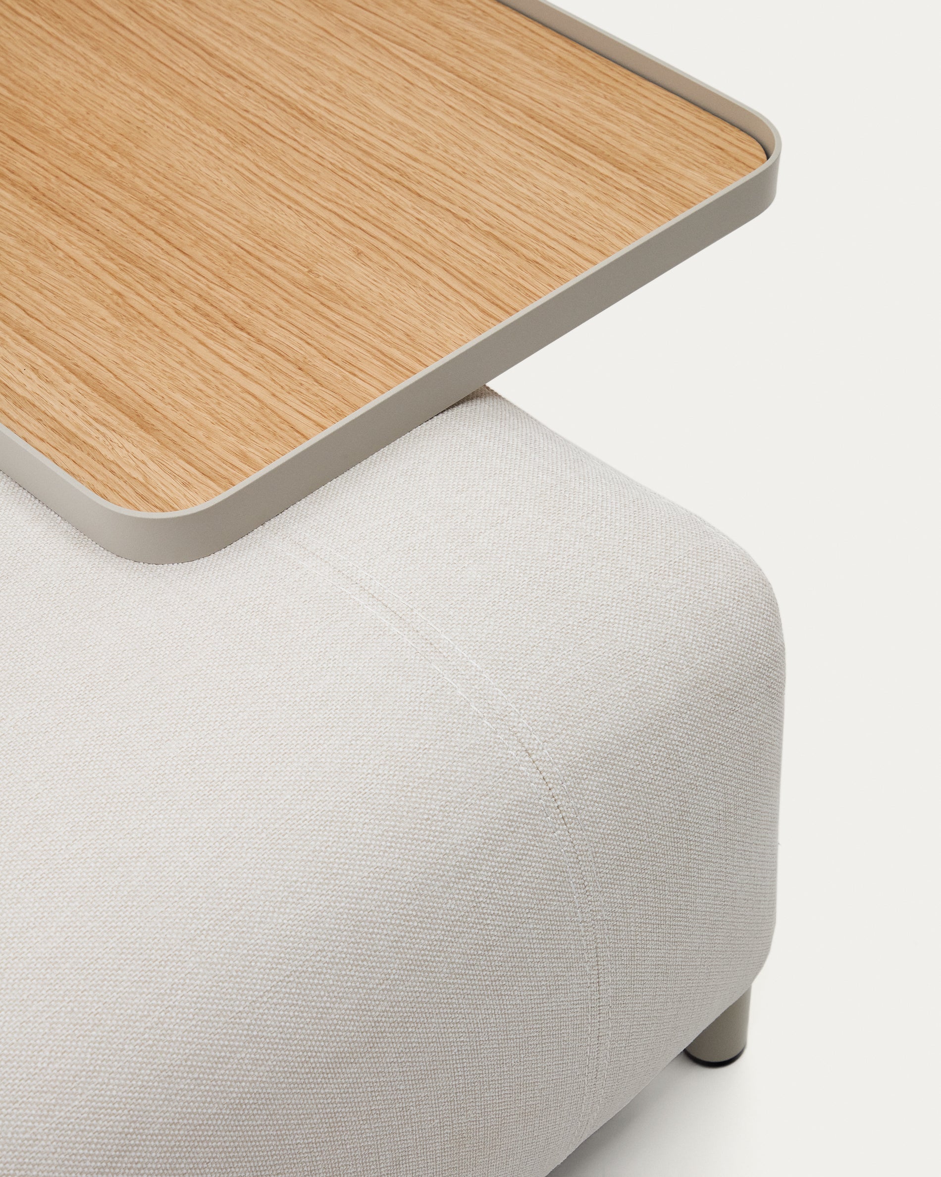 Large Compo tray in oak veneer with natural finish and beige metal structure - Detail