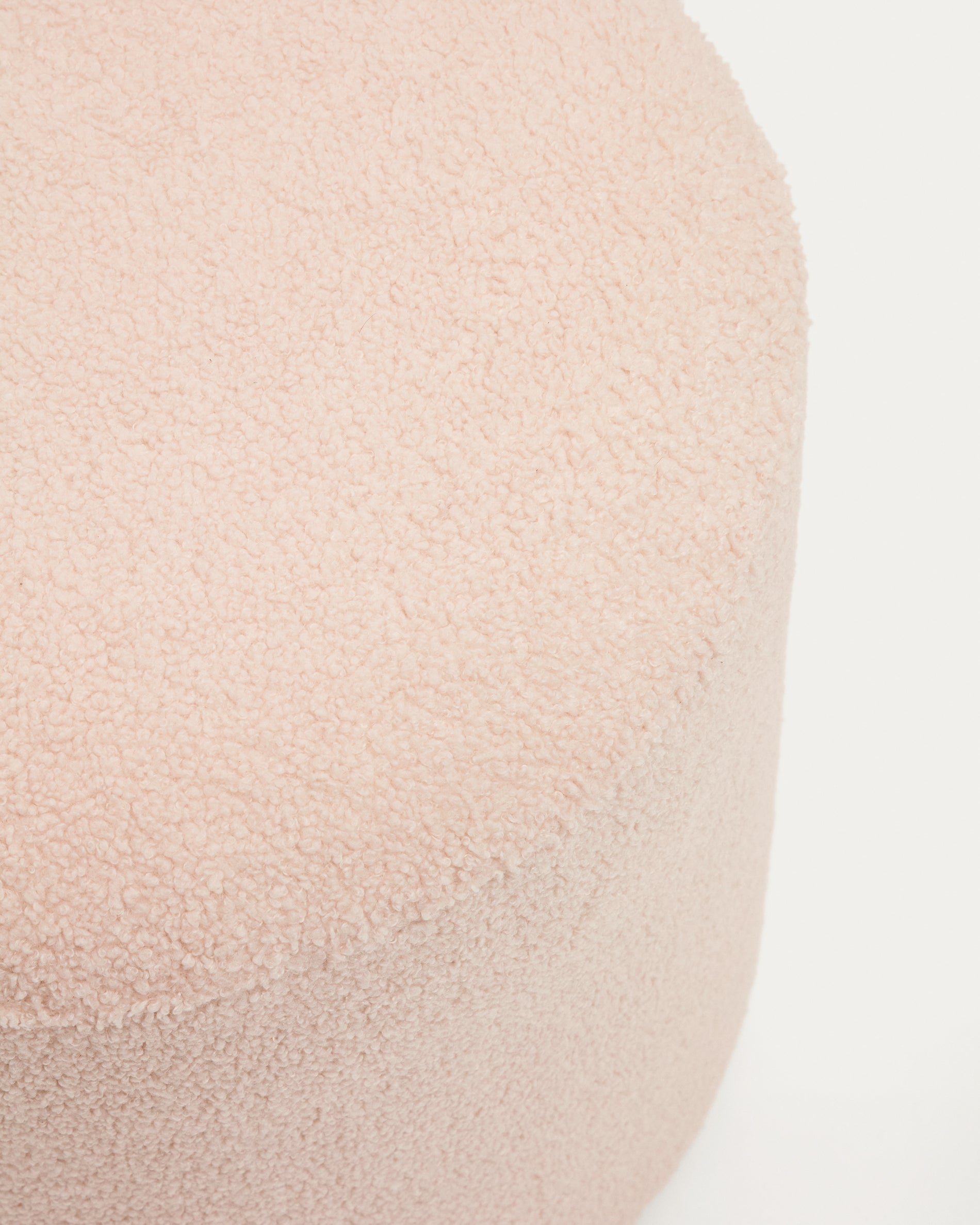 Kaeli footrest with removable cover in pink bouclé Ø 43 cm - Detail