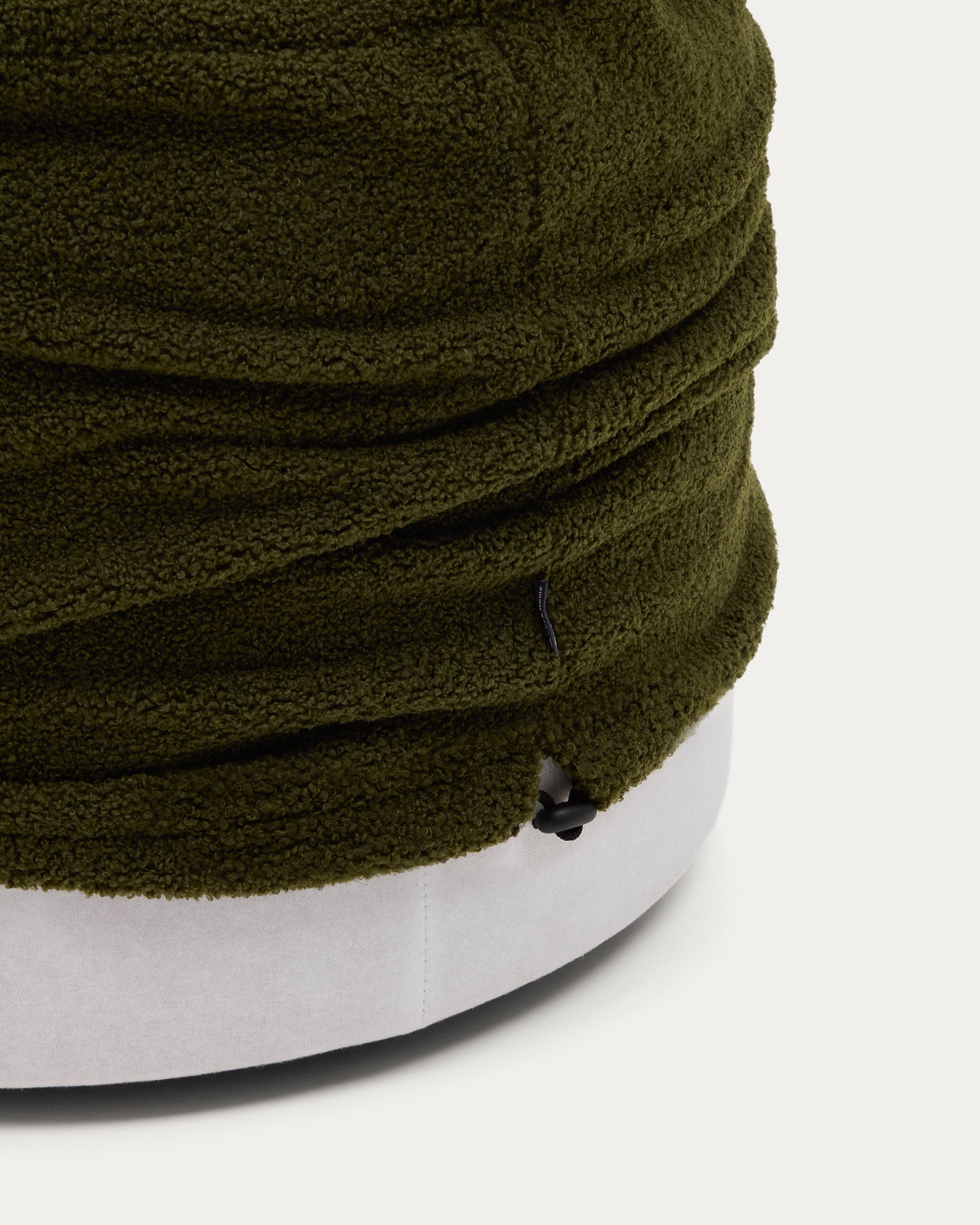 Kaeli footrest with removable cover in green bouclé Ø 60 cm - Detail