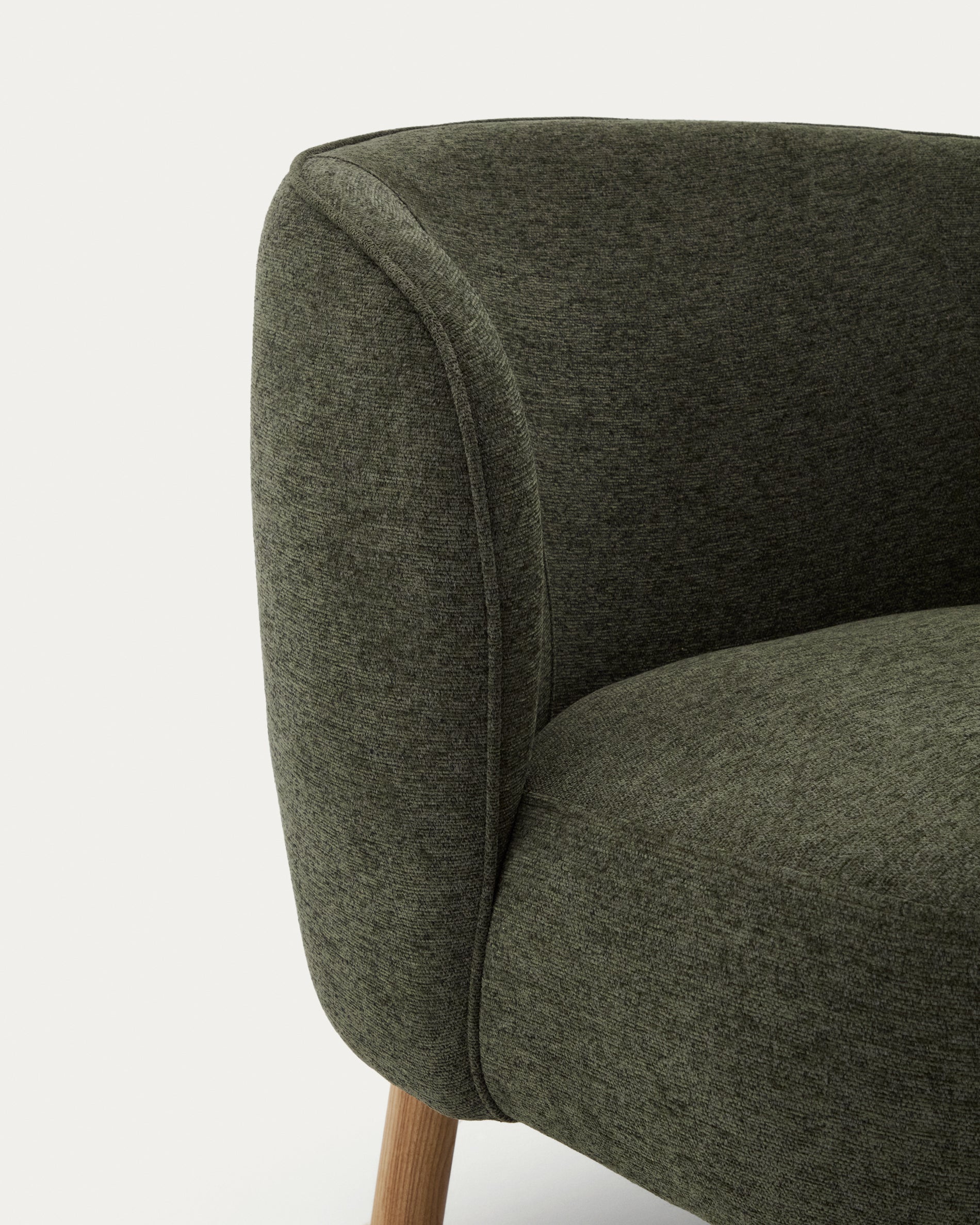 Ulit armchair in green chenille with solid beech wood legs in a natural finish - Detail