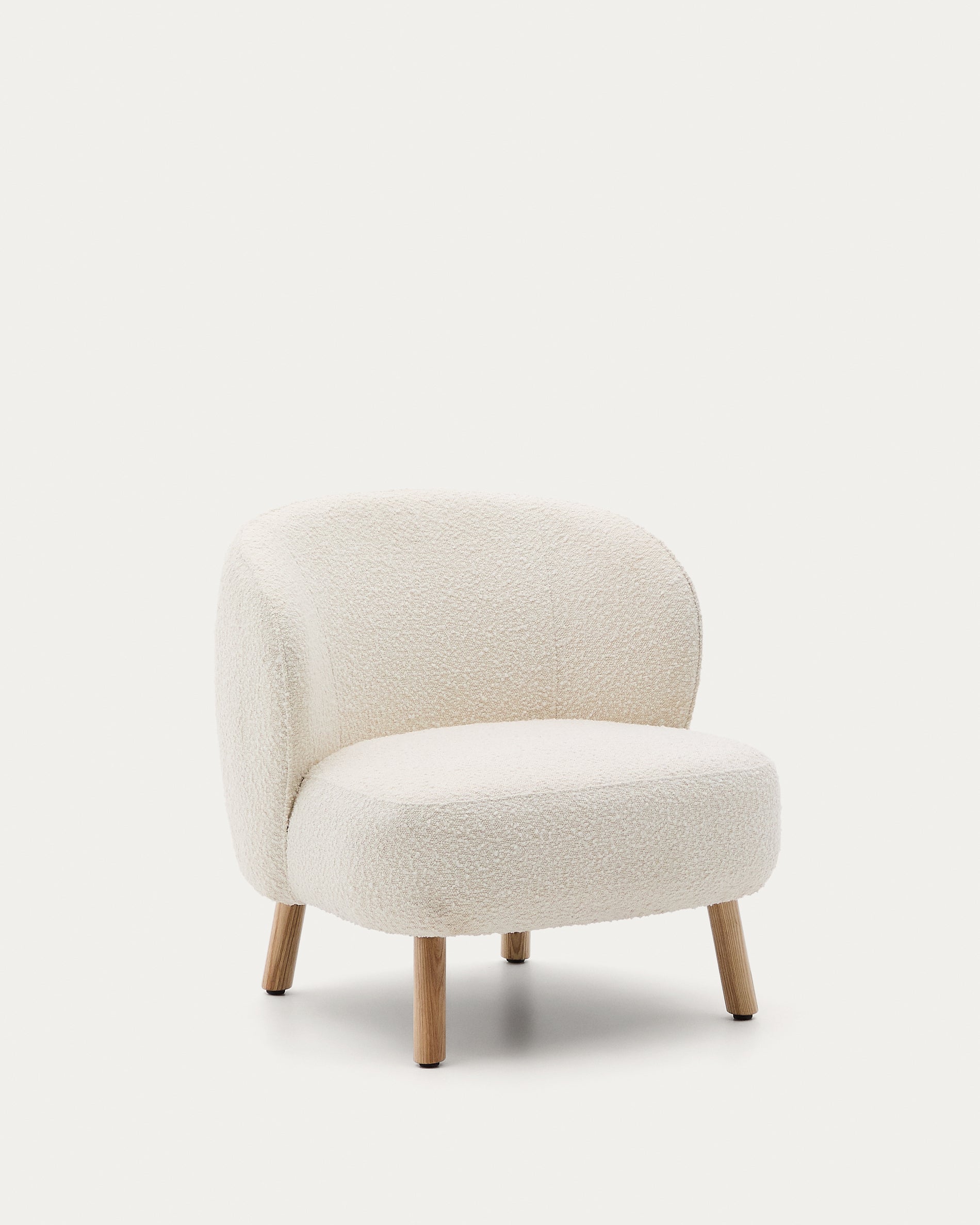 Ulit armchair in white bouclé with solid beech wood legs in a natural finish - Product View