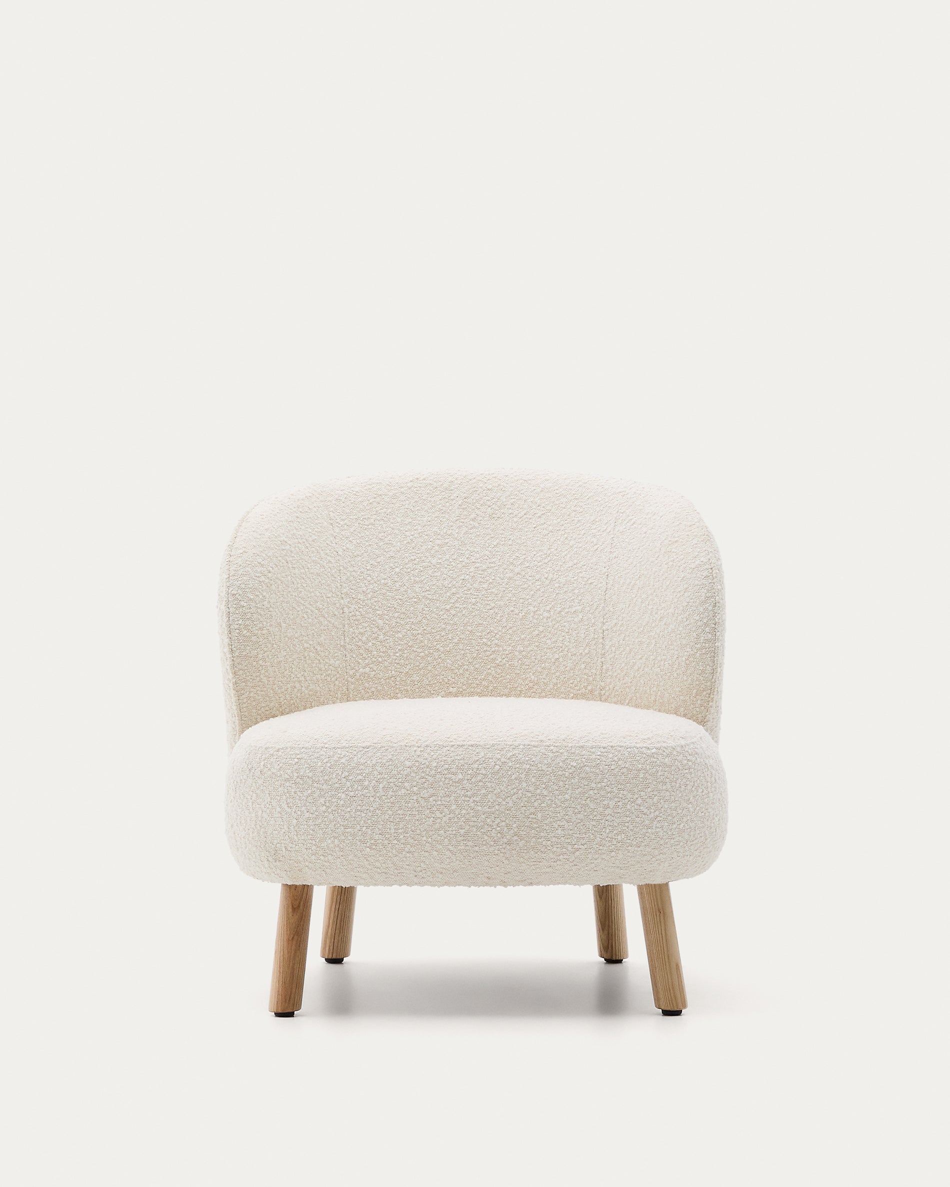 Ulit armchair in white bouclé with solid beech wood legs in a natural finish - Product View