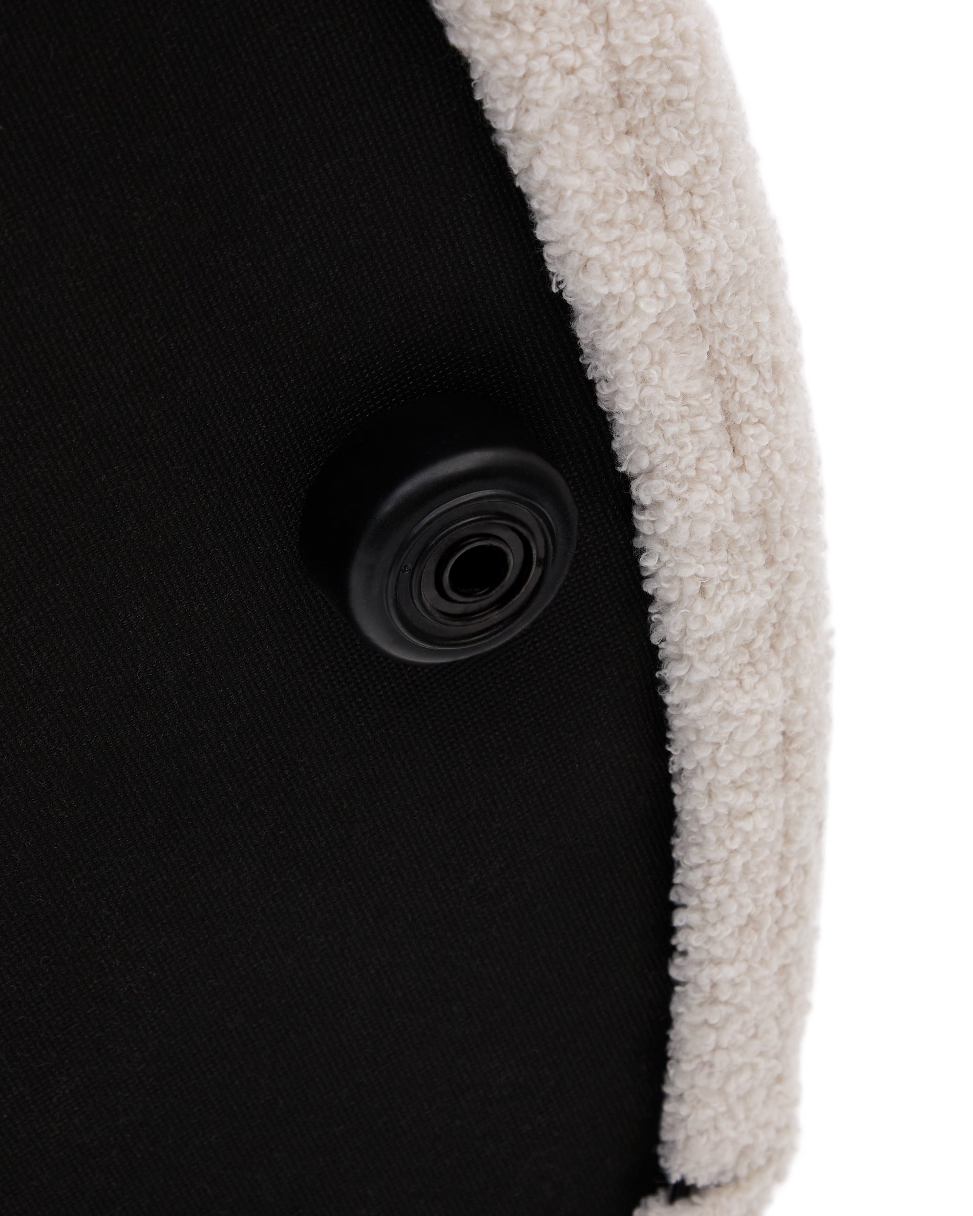 Kaeli footrest with removable cover in ecru bouclé Ø 120 cm - Detail