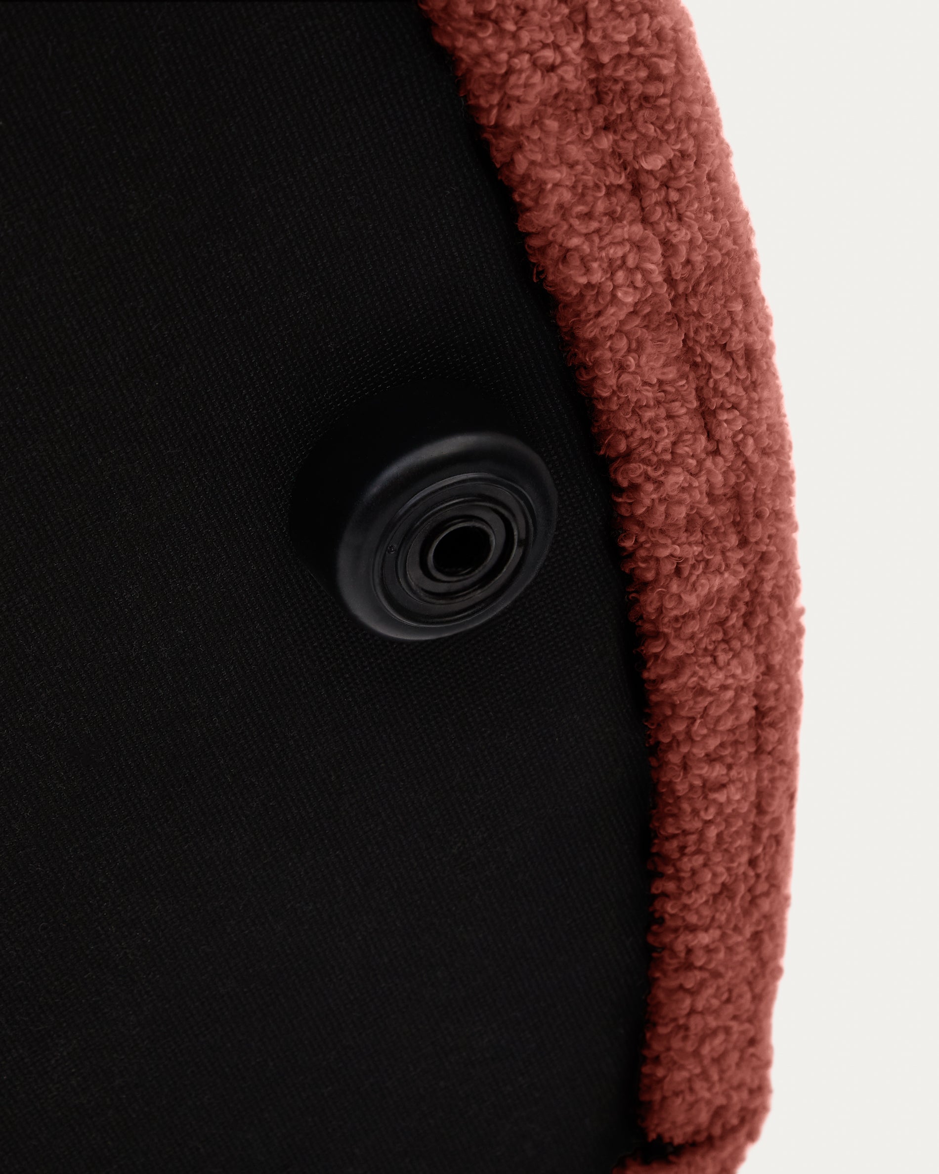 Kaeli footrest with removable cover in terracotta bouclé Ø 120 cm - Detail