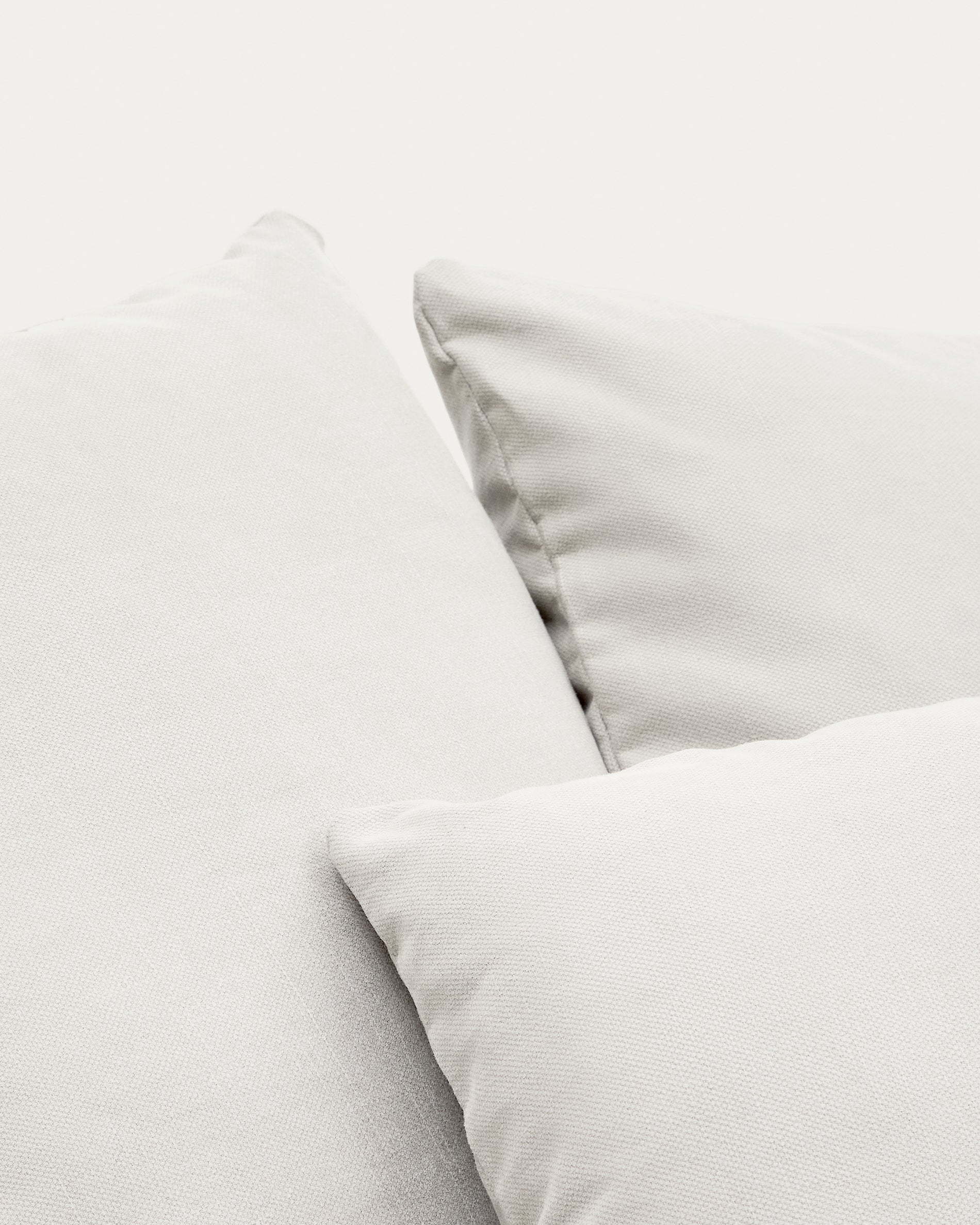 Nora armchair with removable cover with linen and cotton cushion in ecru 140cm - Detail