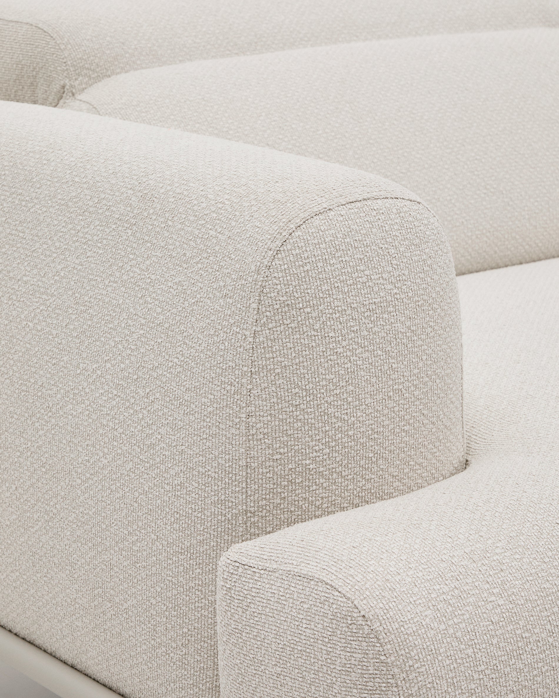 Aurum 3-seater sofa in ecru chenille with reclining headrest and matte beige metal base 234cm FSC Mix Credit - Detail