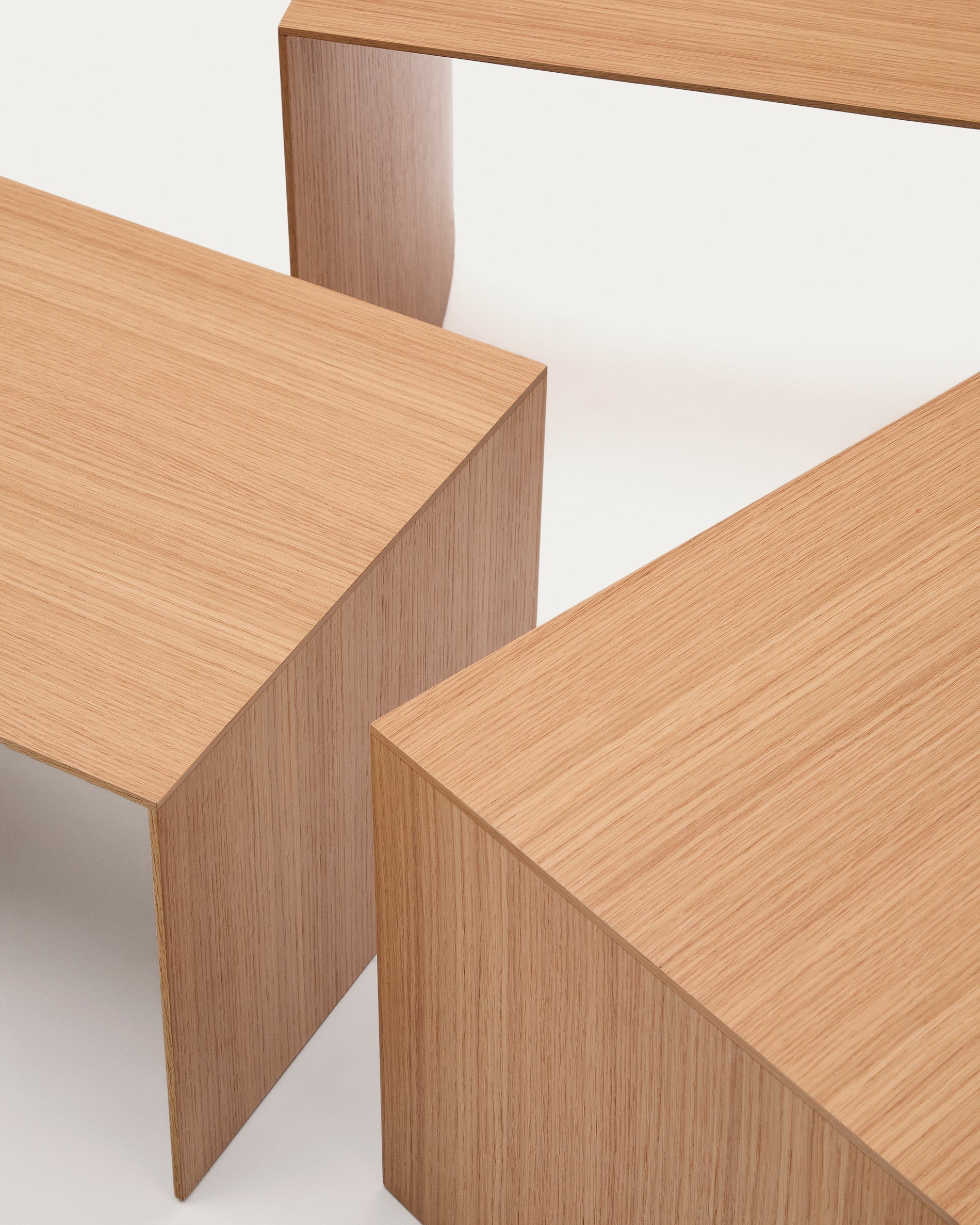 Litto set of 3 oak veneer nesting tables 60 x 40 / 51 x 36 / 42 x 31 cm - Detail