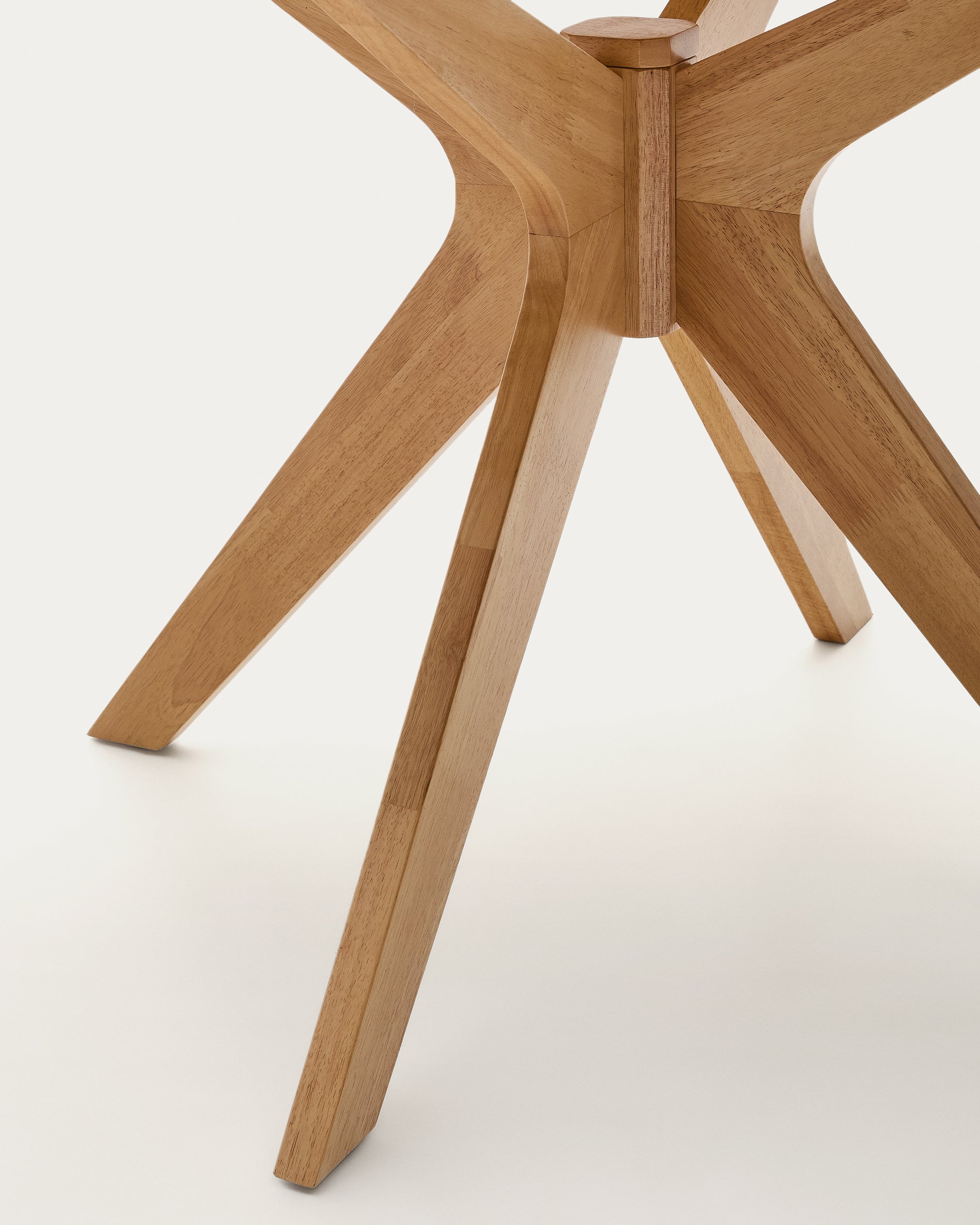 Naanim round table in oak veneer, Ø 120 cm - Detail
