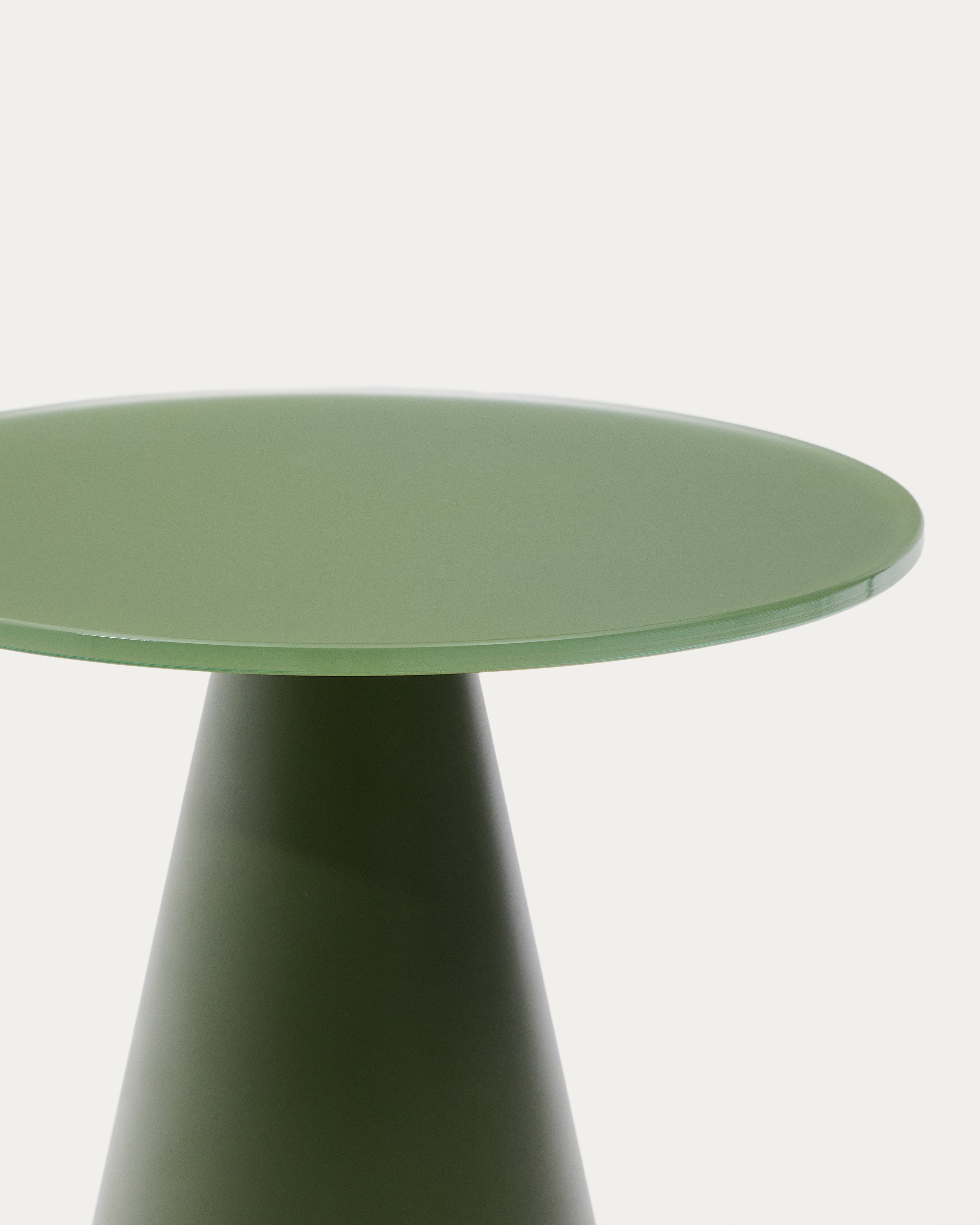 Wilshire side table with frosted tempered glass and matt green painted steel finish Ø30cm - Detail