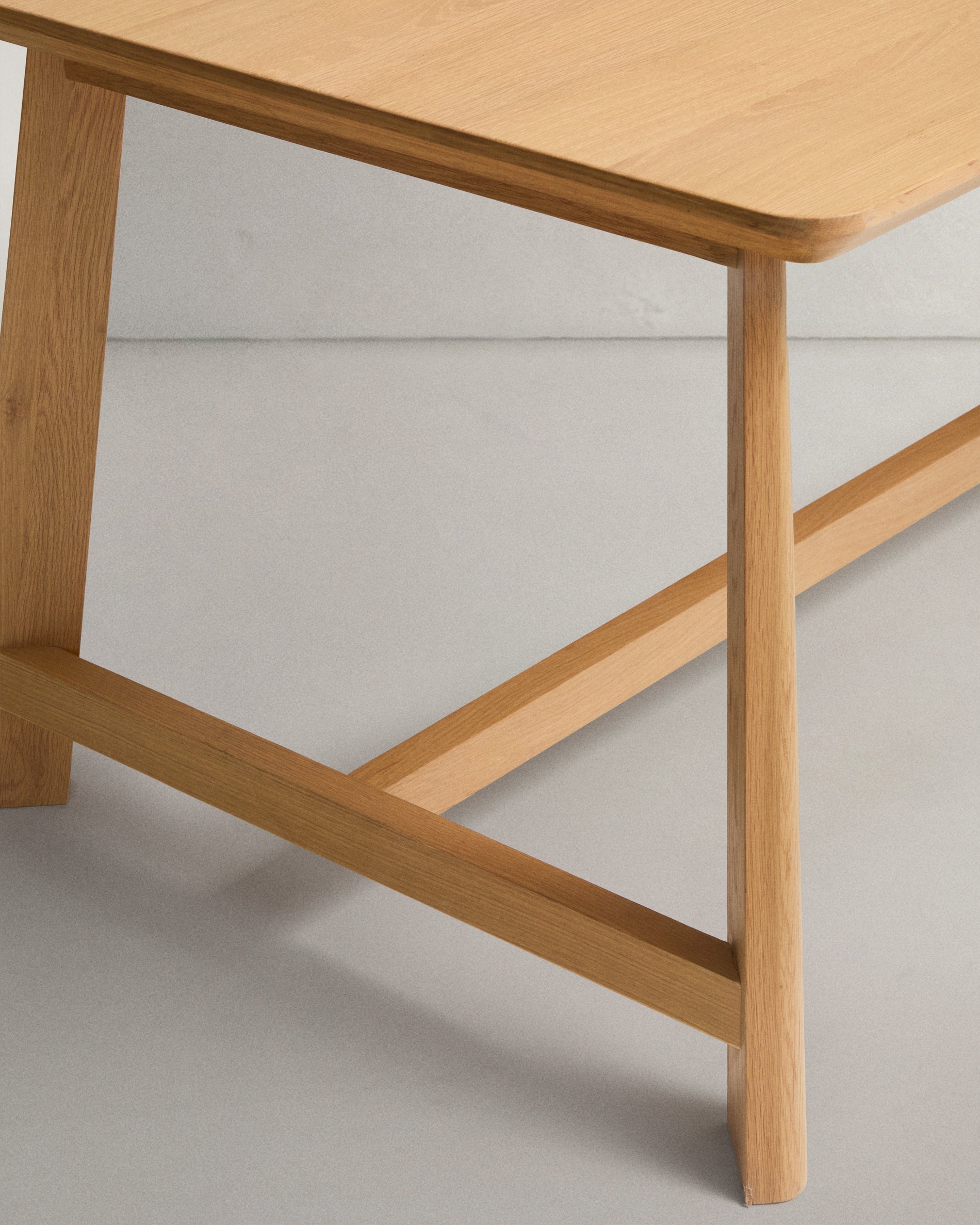 Idun table made of veneer and solid oak wood with natural tone finish FSC Mix Credit 220x100cm - Detail