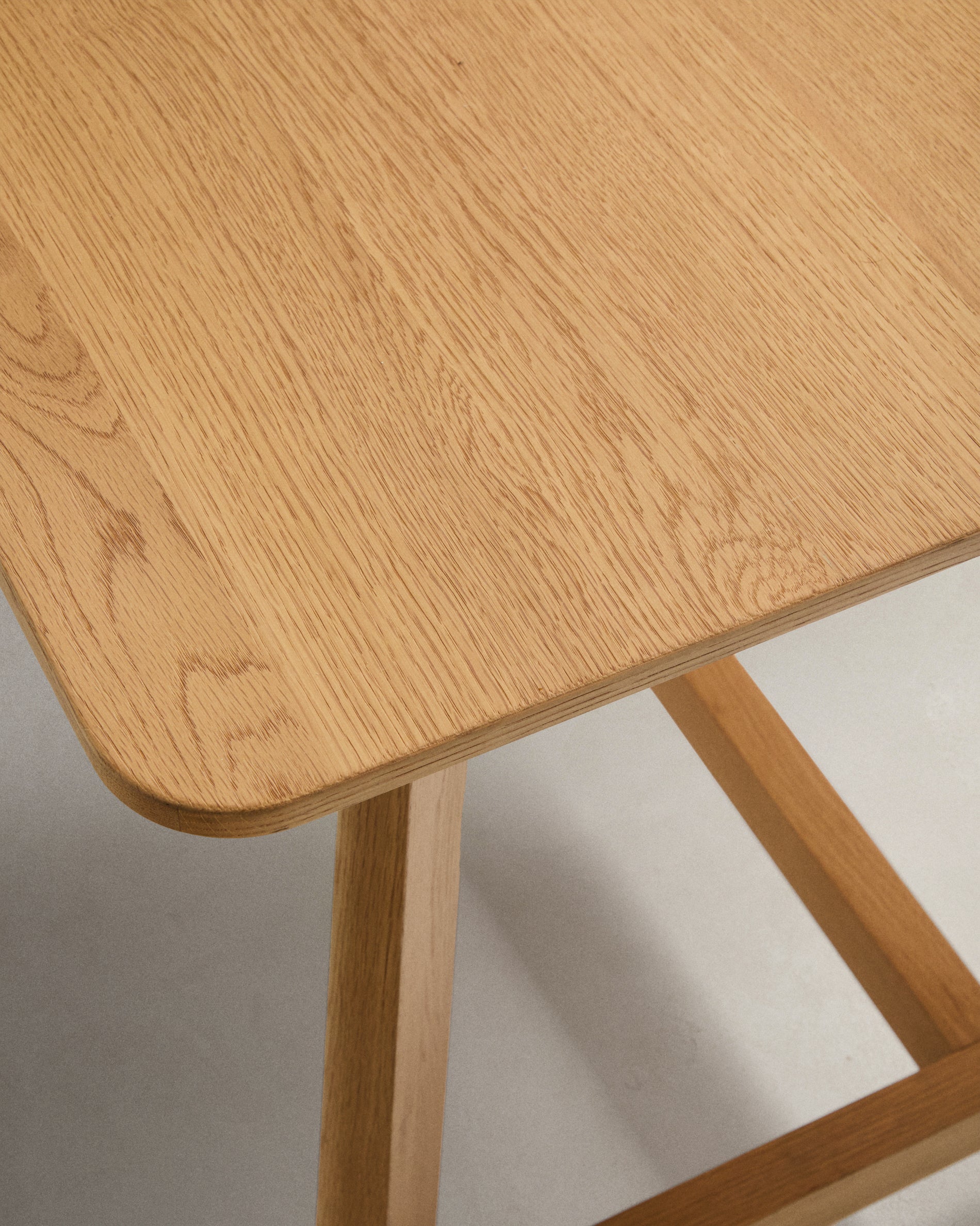 Idun table made of veneer and solid oak wood with natural tone finish FSC Mix Credit 220x100cm - Detail