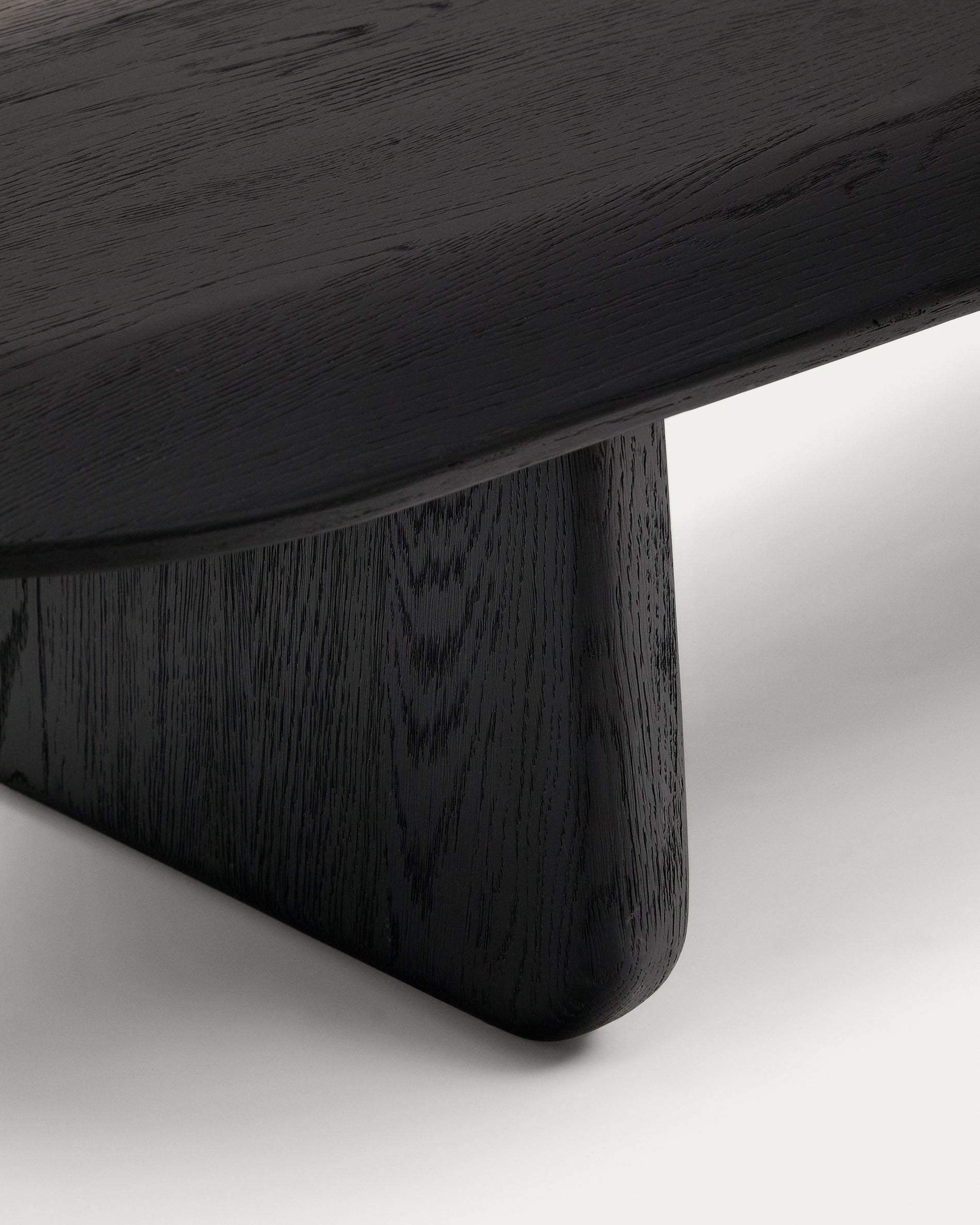 Pirita coffee table made from solid oak wood in a black finish, 146 x 56.5 cm FSC 100% - Detail