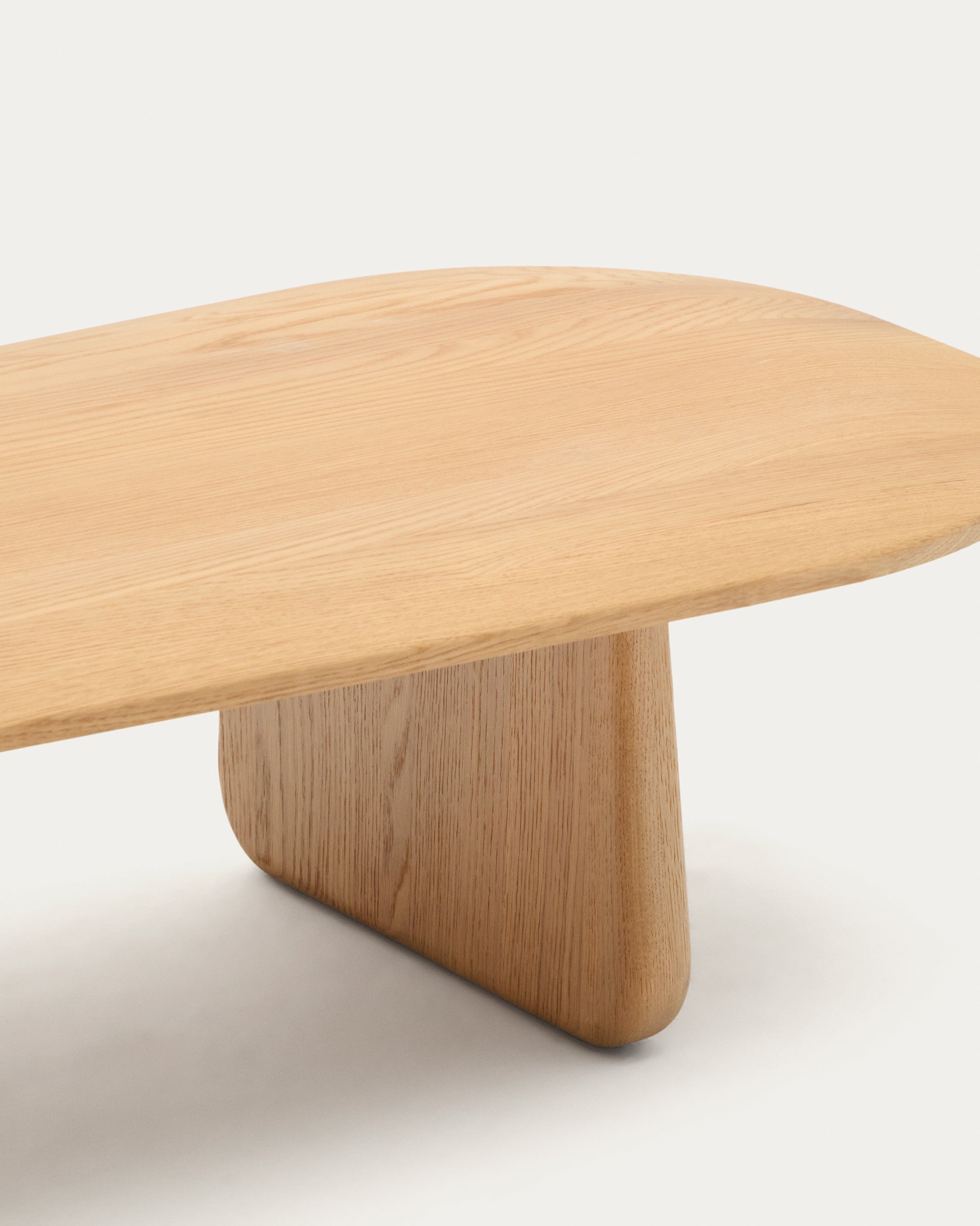Pirita coffee table made from solid oak wood in a natural finish, 146 x 56.5 cm FSC 100% - Detail