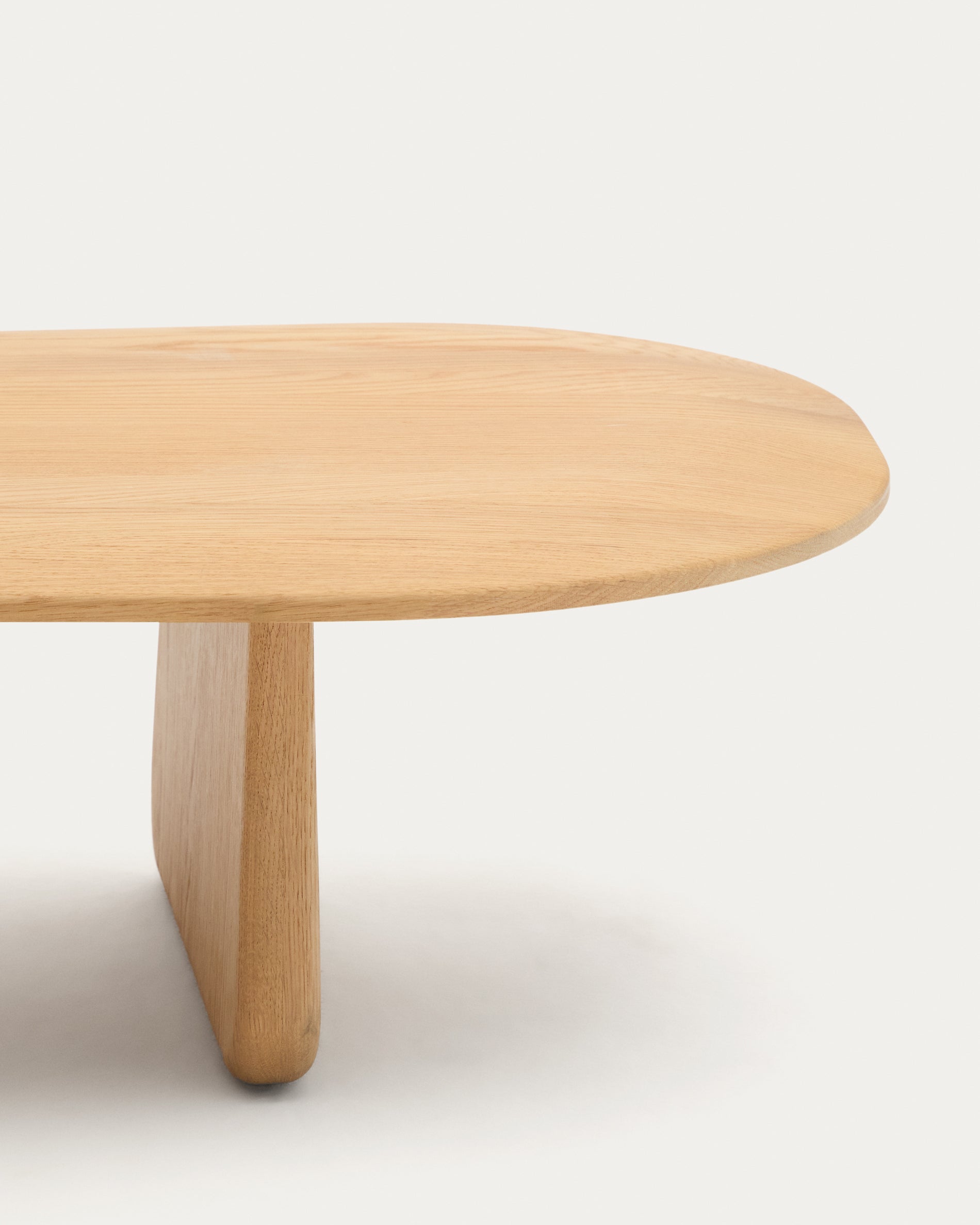Pirita coffee table made from solid oak wood in a natural finish, 146 x 56.5 cm FSC 100% - Detail