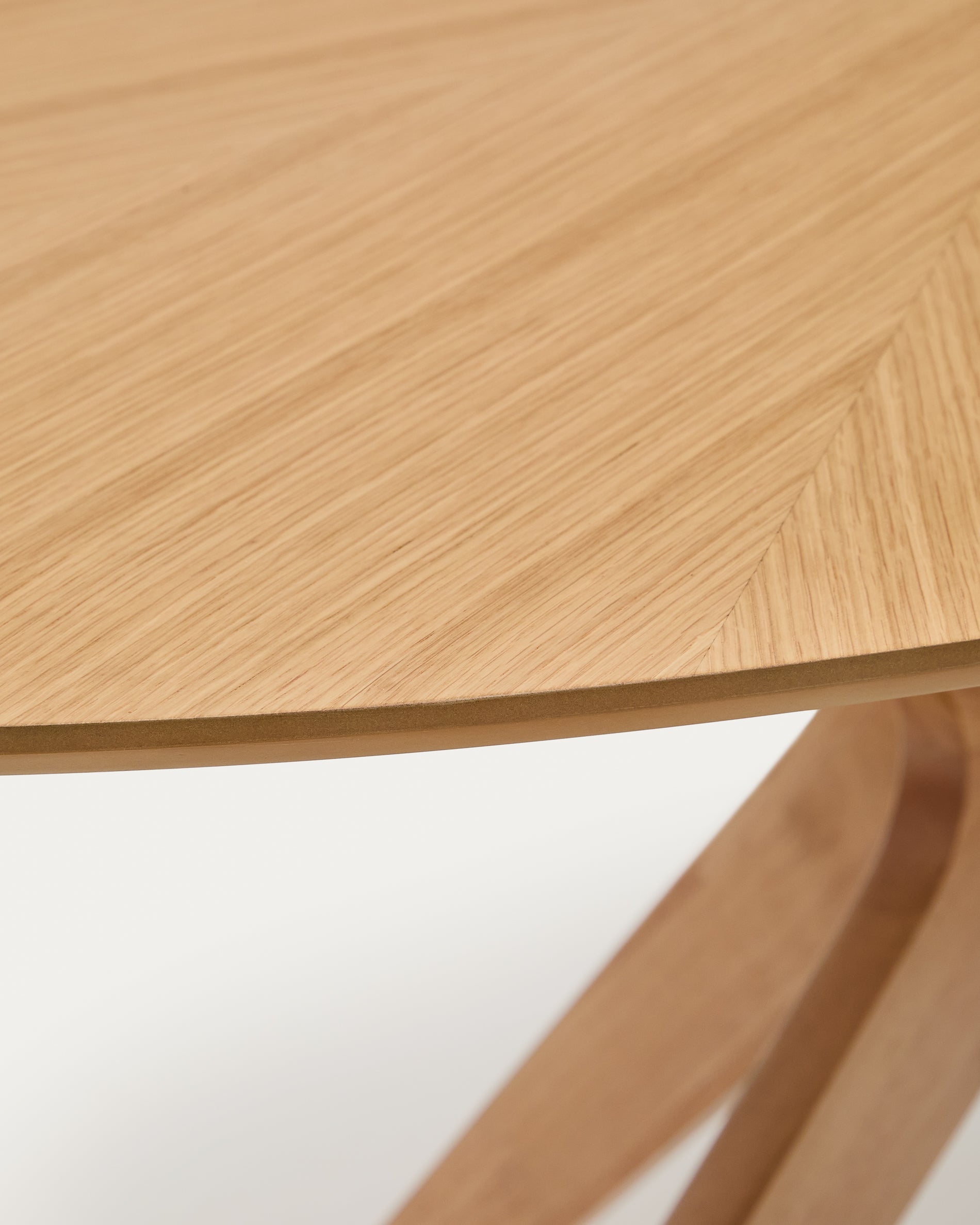 Naanim table in oak veneer, 180 x 110 cm - Detail