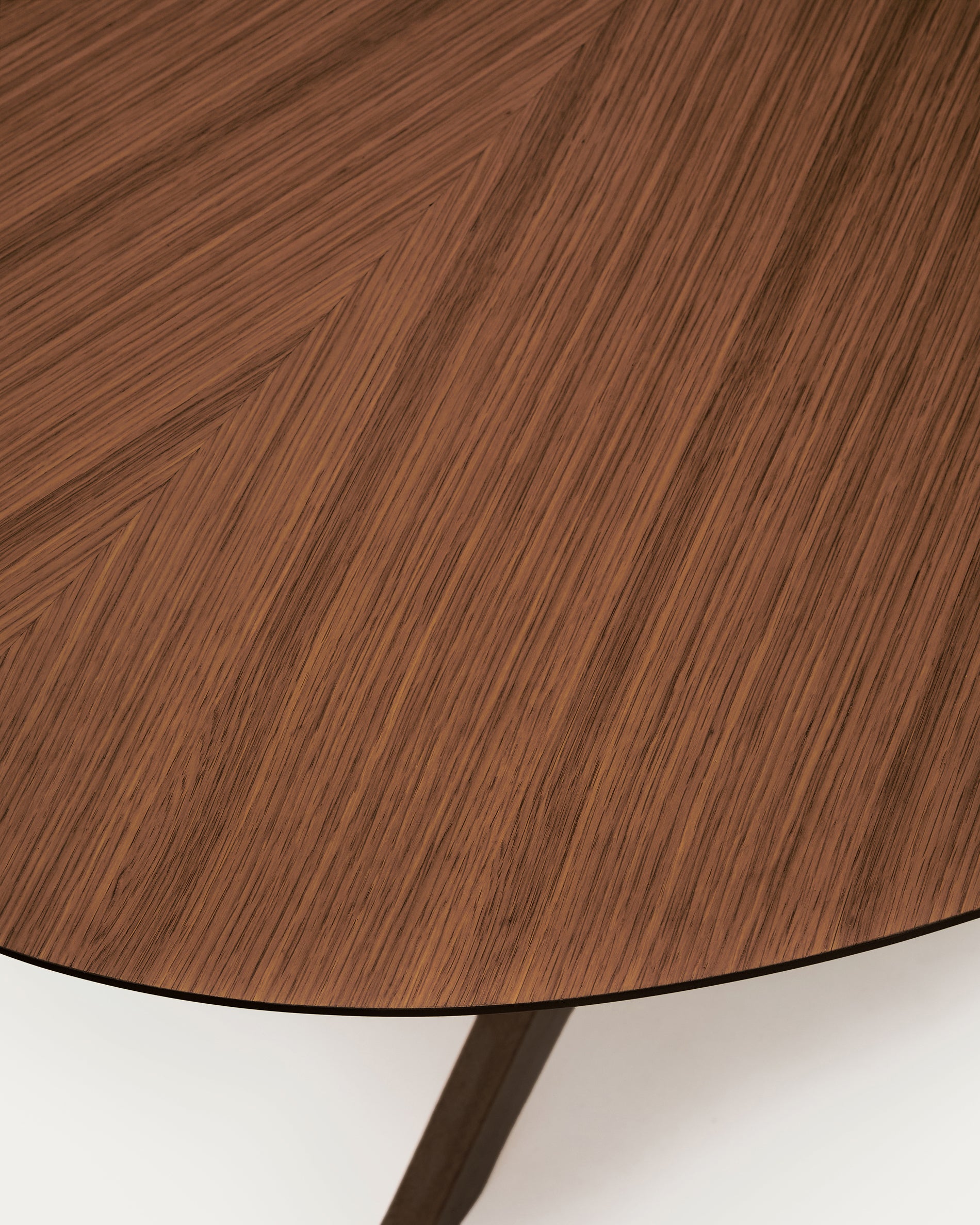 Naanim table in walnut veneer, 180 x 110 cm - Detail
