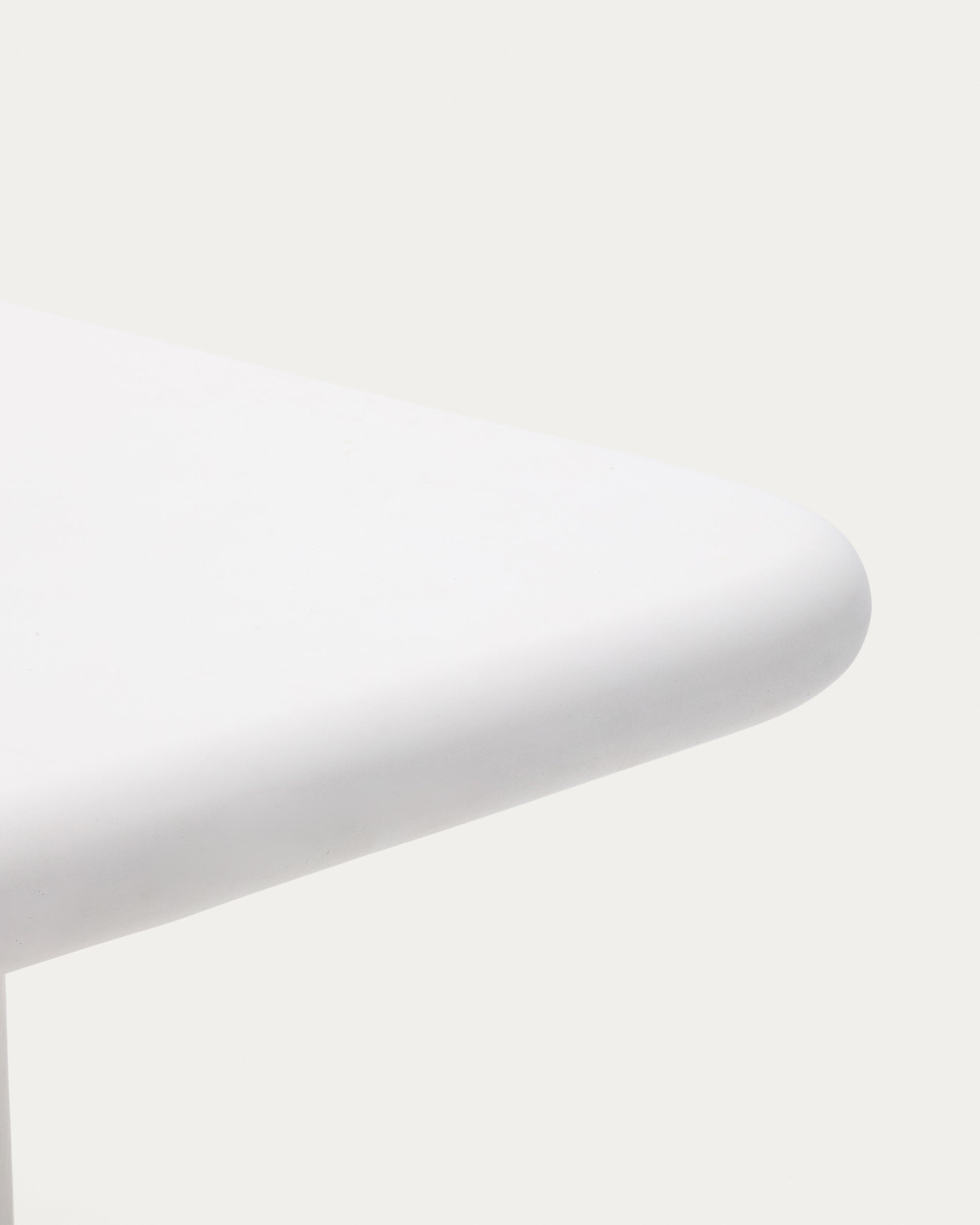 Addaia white cement table 135 x 135cm - Detail