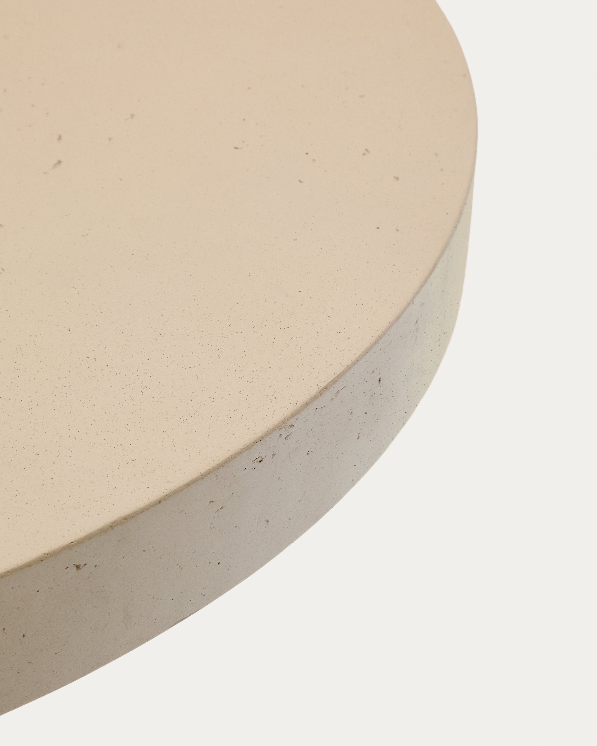 Aiguablava beige cement round table Ø120cm - Detail