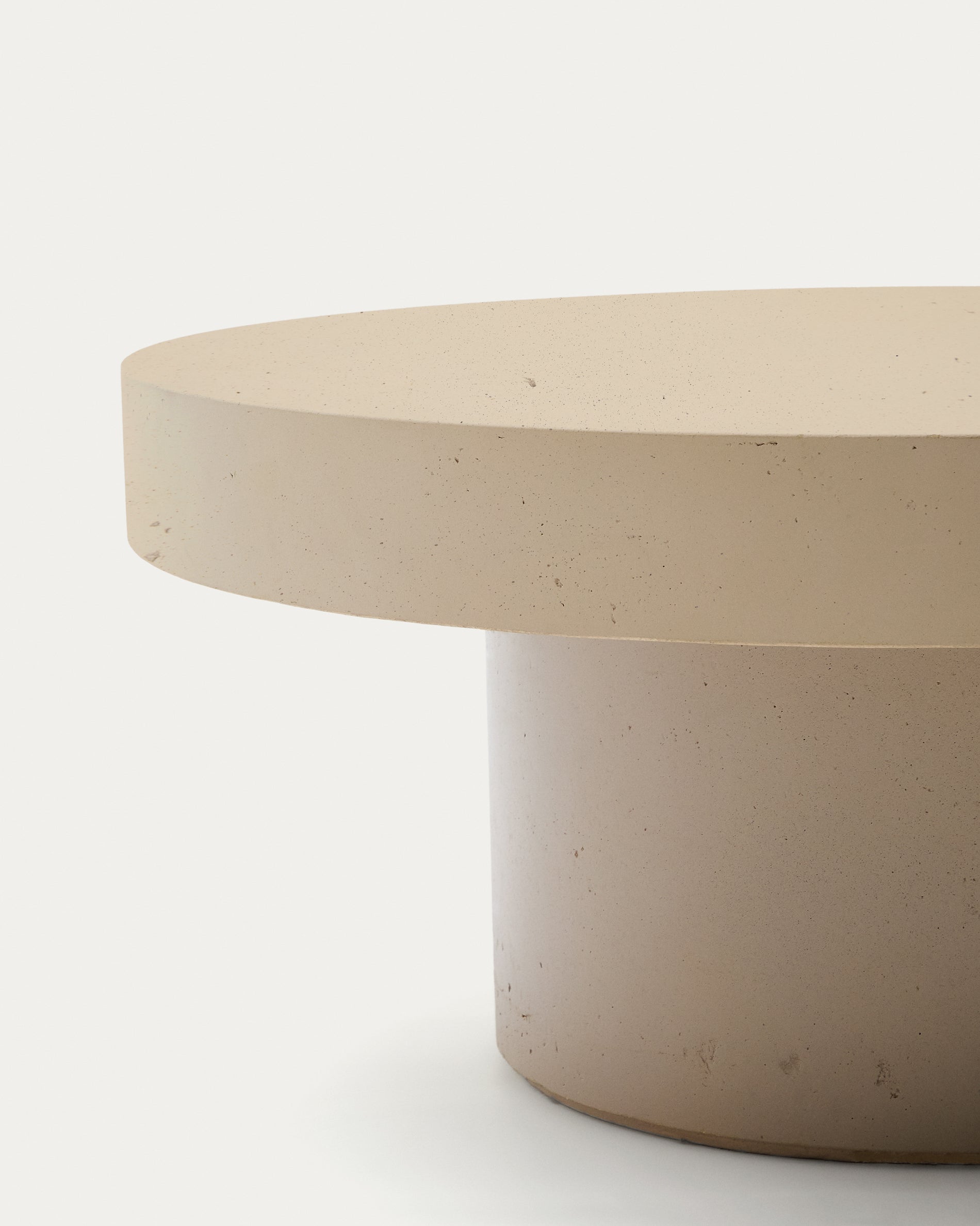 Aiguablava beige cement coffee table Ø90cm - Detail