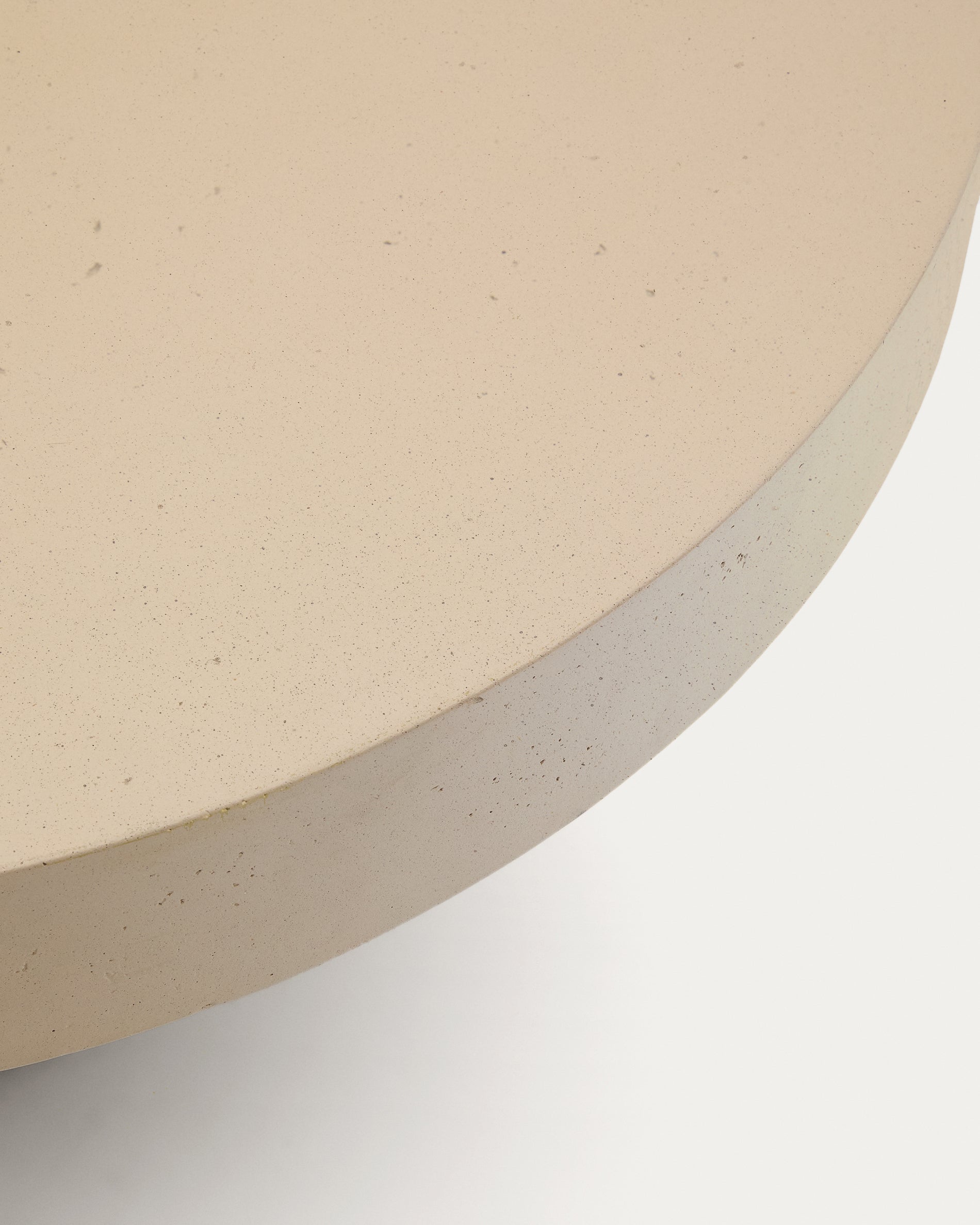Aiguablava beige cement coffee table Ø90cm - Detail