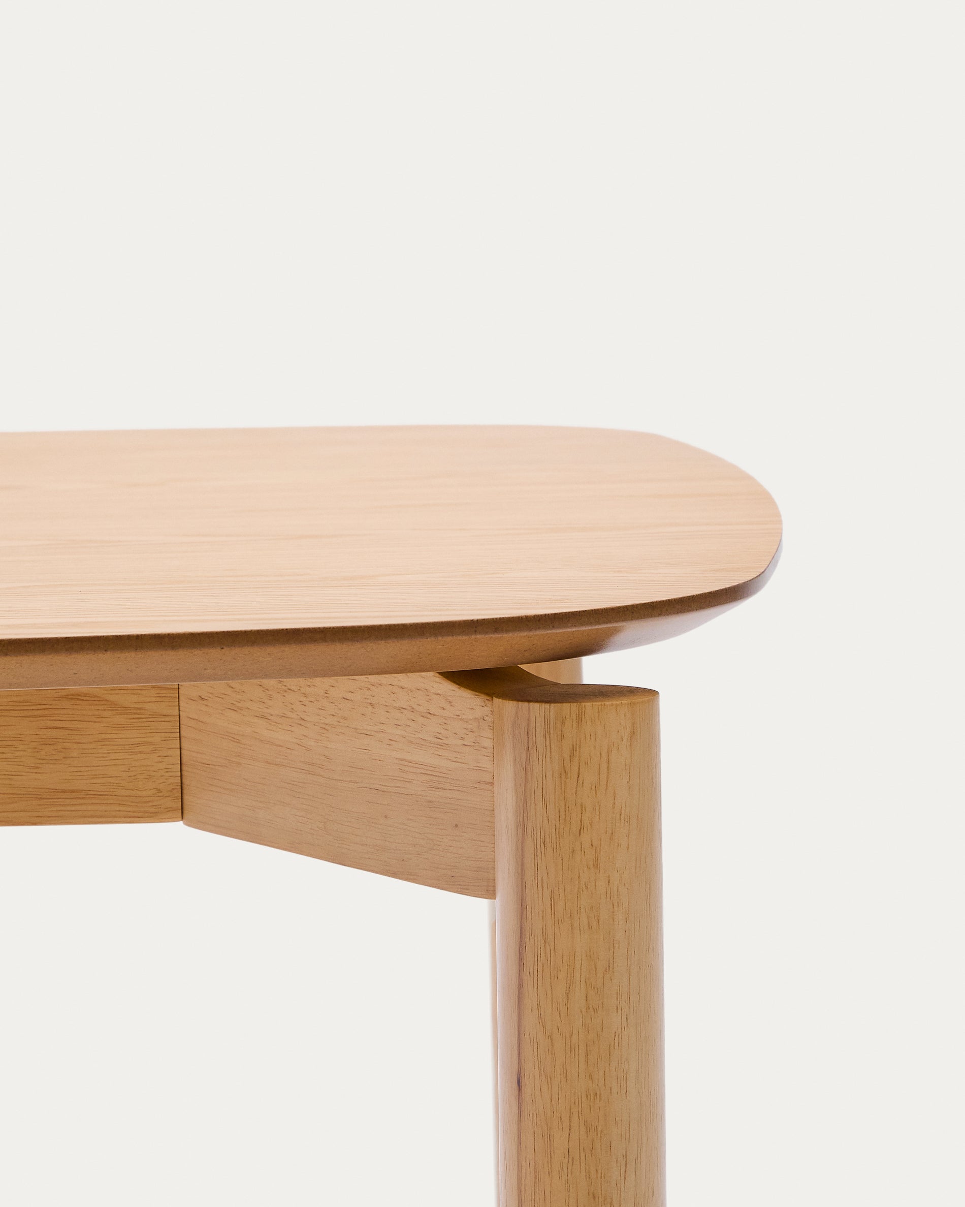 Indara table in ash veneer with natural finish 160 x 90 cm - Detail