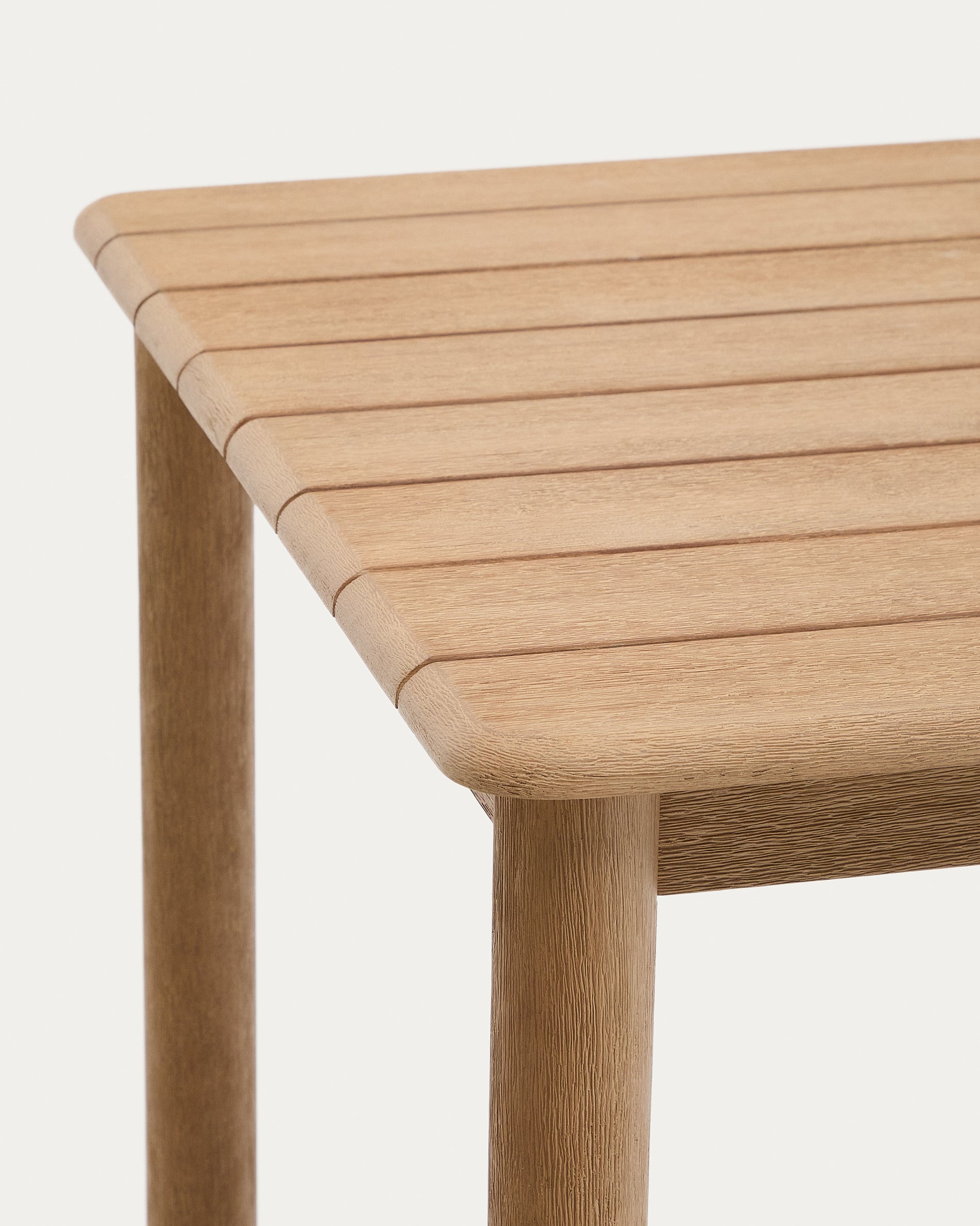Sori table in FSC 100% solid acacia wood 78 x 78cm - Detail