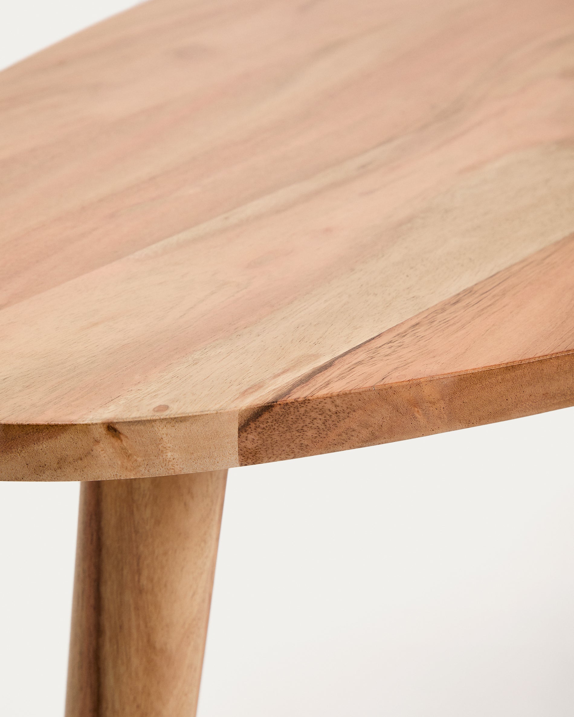 Duvani coffee table in solid acacia wood with bleached finish Ø110 x 60cm - Detail