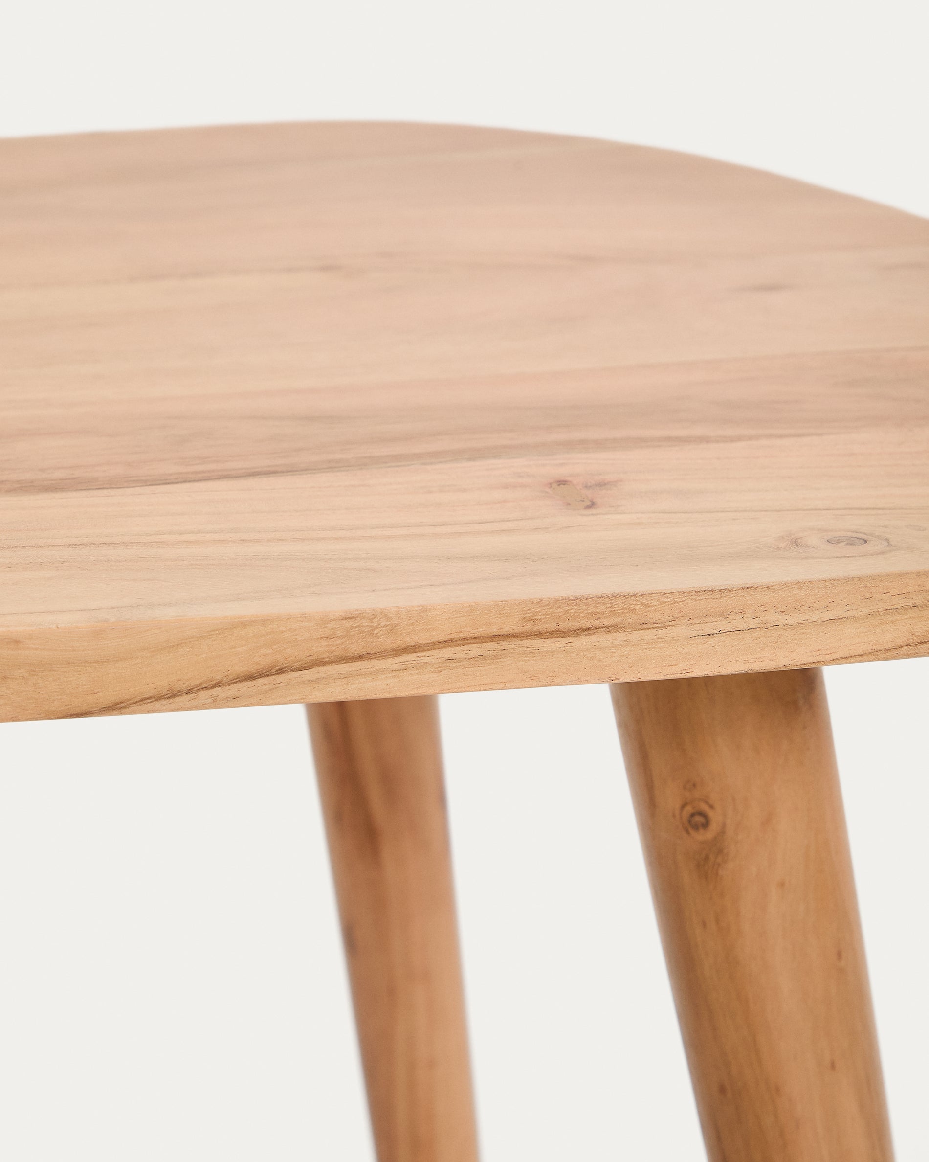 Duvani coffee table in solid acacia wood with bleached finish Ø110 x 60cm - Detail