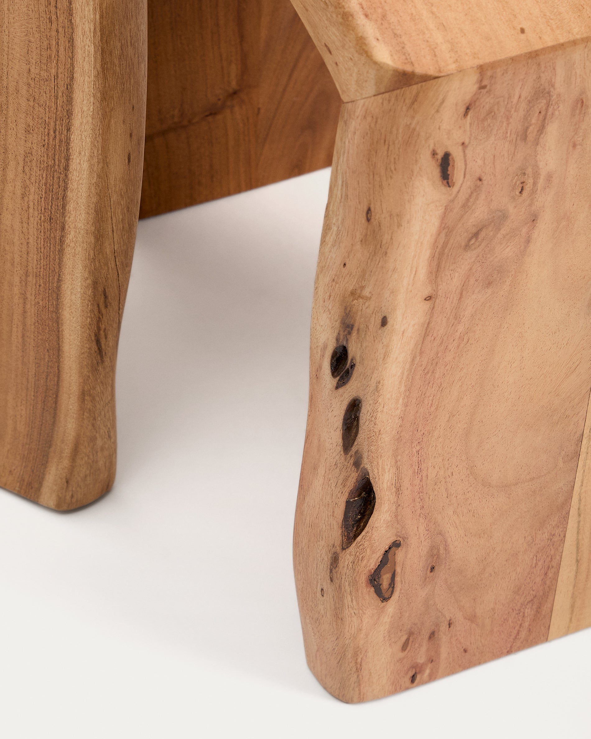 Lomiri set of 2 nesting side tables in solid acacia wood with bleached finish 50 x 42cm/34 x 42cm - Detail