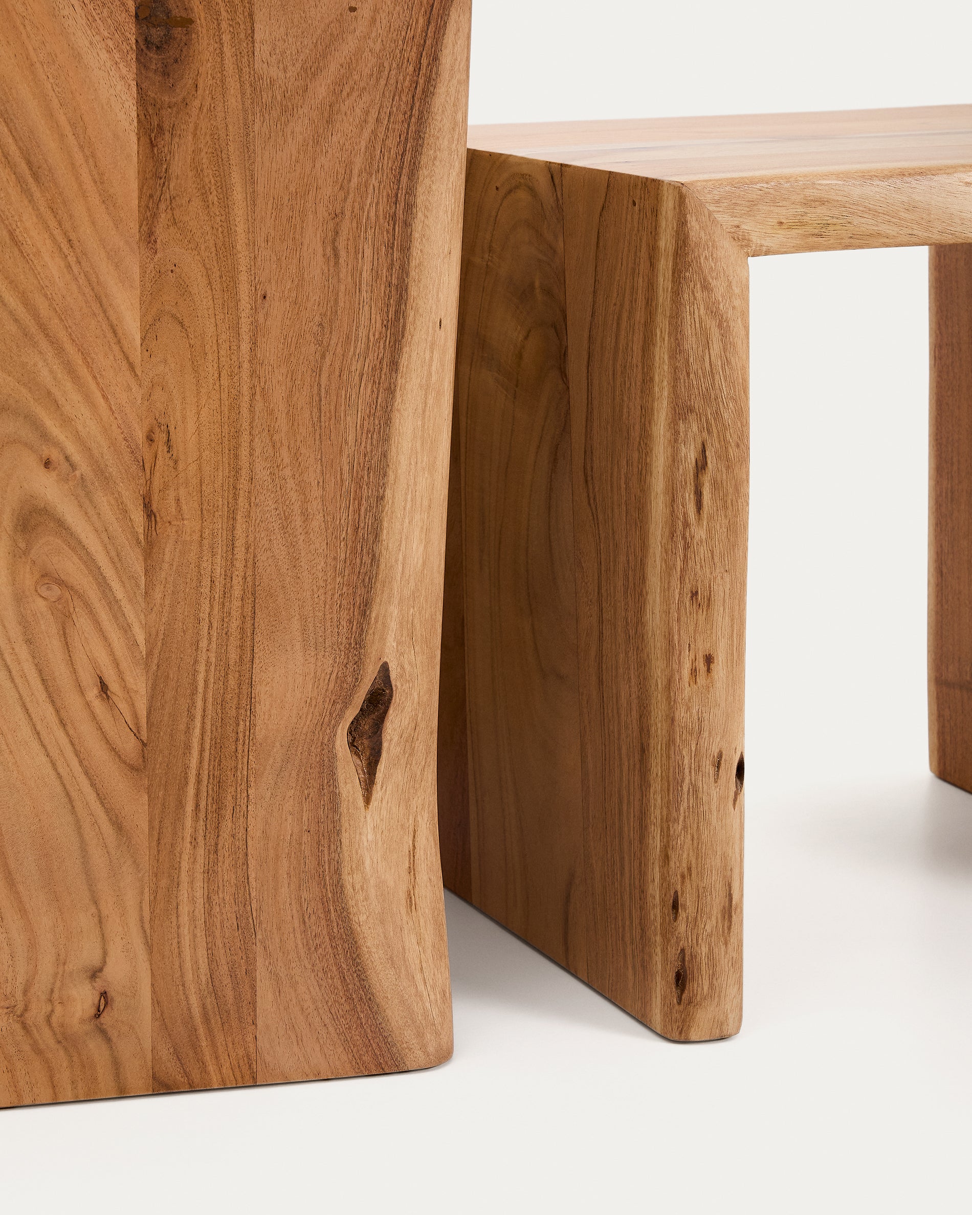 Lomiri set of 2 nesting side tables in solid acacia wood with bleached finish 50 x 42cm/34 x 42cm - Detail