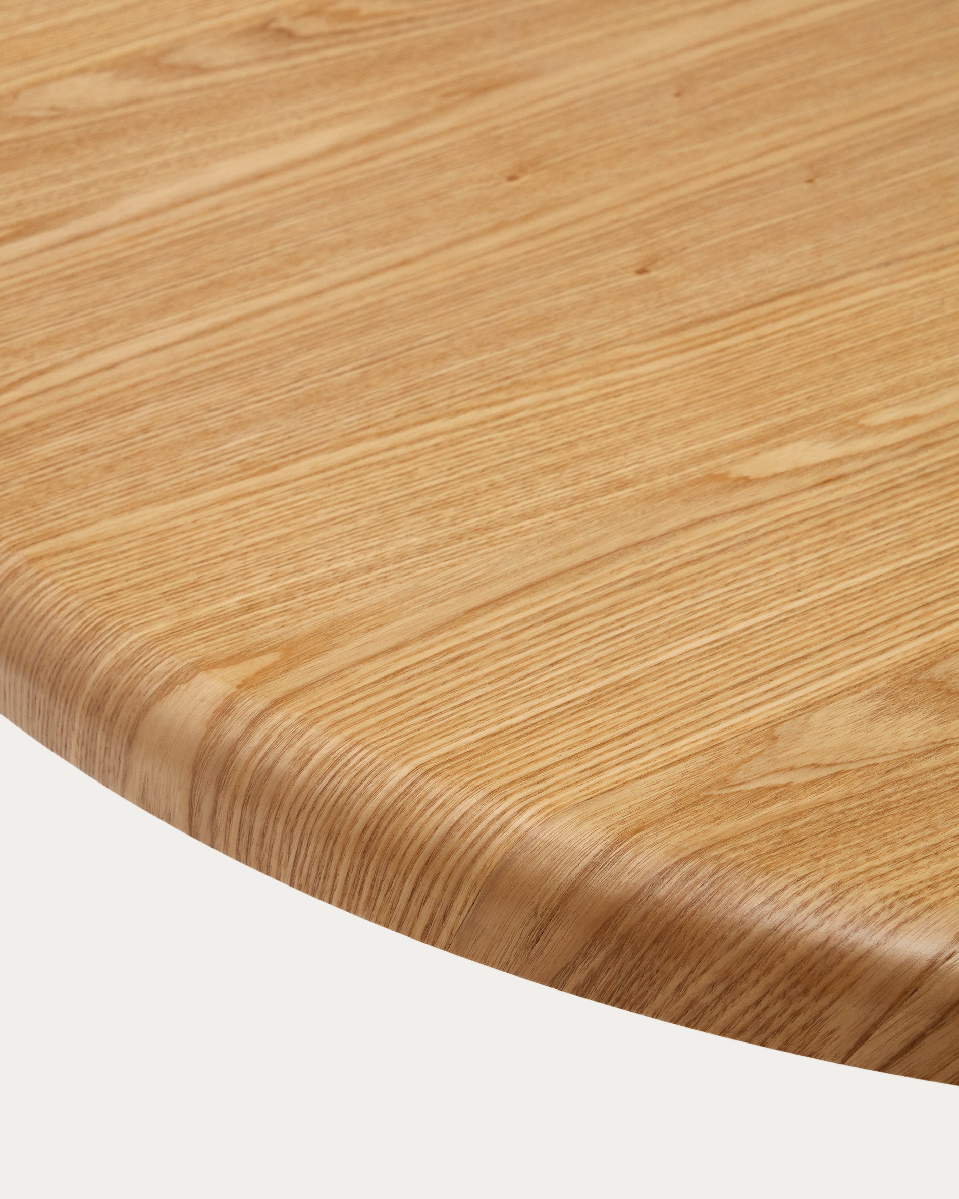 Mailen oval table in ash wood veneer with natural finish, Ø 220 x 105 cm - Detail