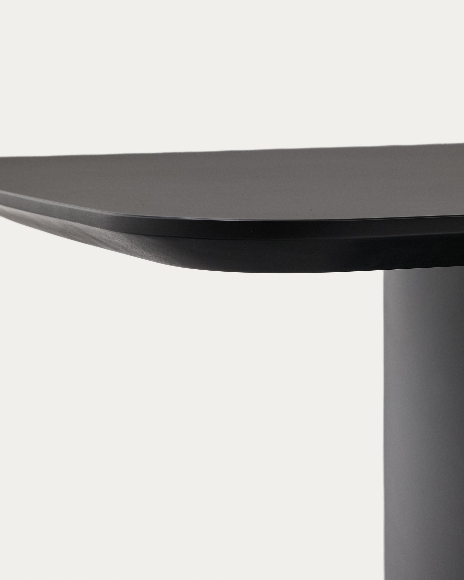 Litto black, lacquered MDF table, 200 x 100 cm - Detail