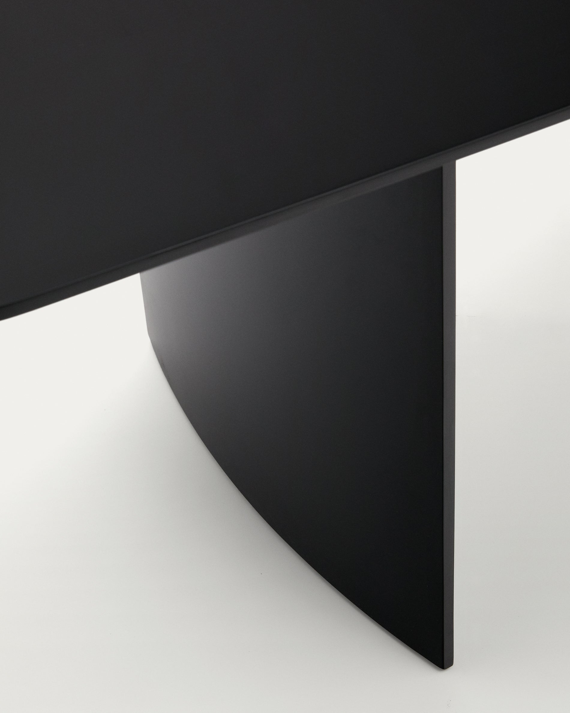 Litto black, lacquered MDF table, 200 x 100 cm - Detail
