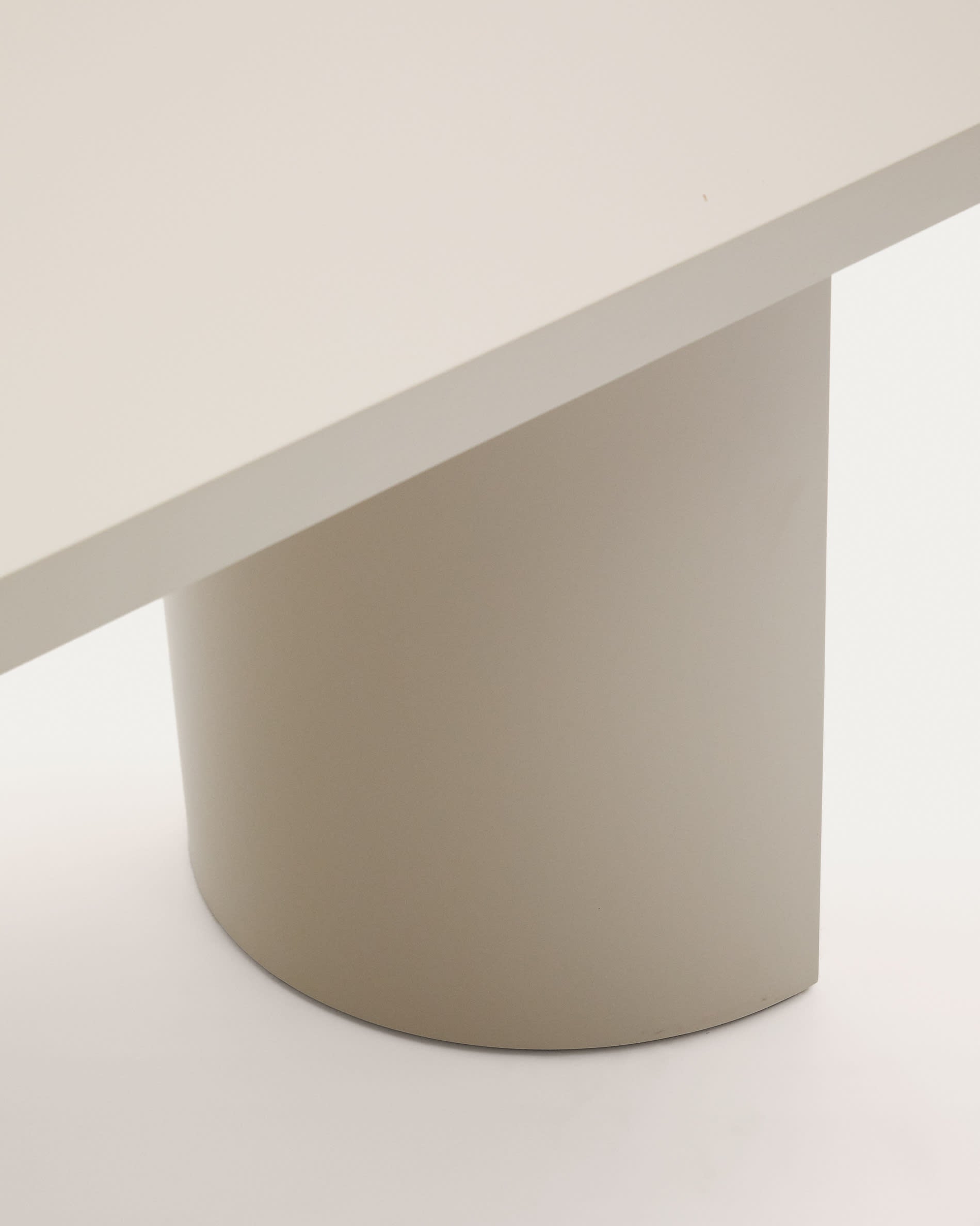 Nealy table in lacquered MDF with cream finish, 200 x 100 cm