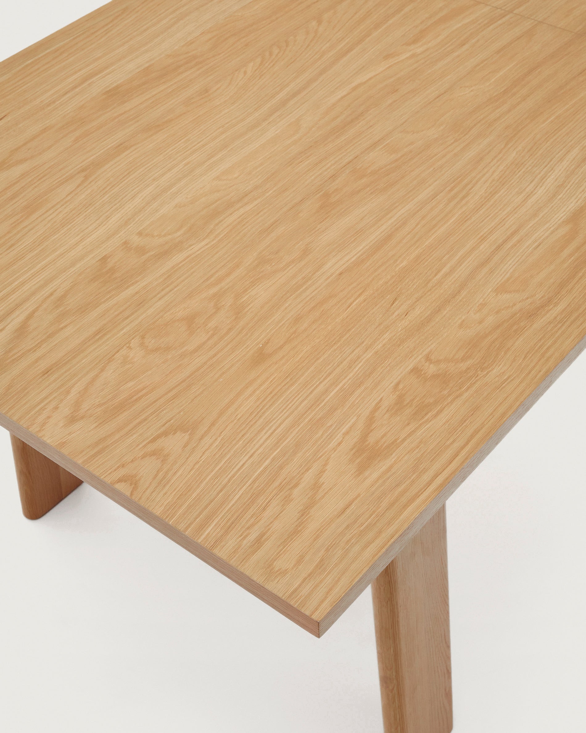 Arlen kihúzható asztal tömör tölgyfából és furnérból természetes befejezéssel 200(250)x95cm FSC Mix Credit