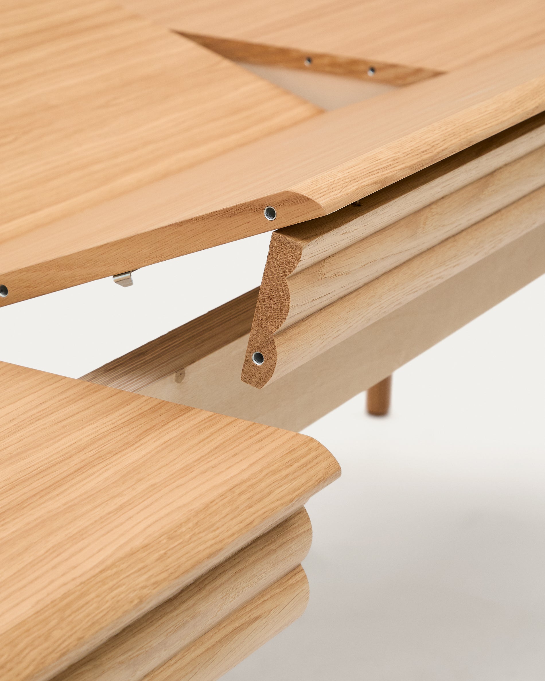 Lenon extendable table in natural FSC Mix Credit solid oak wood and veneer 160(200)x90 - Detail