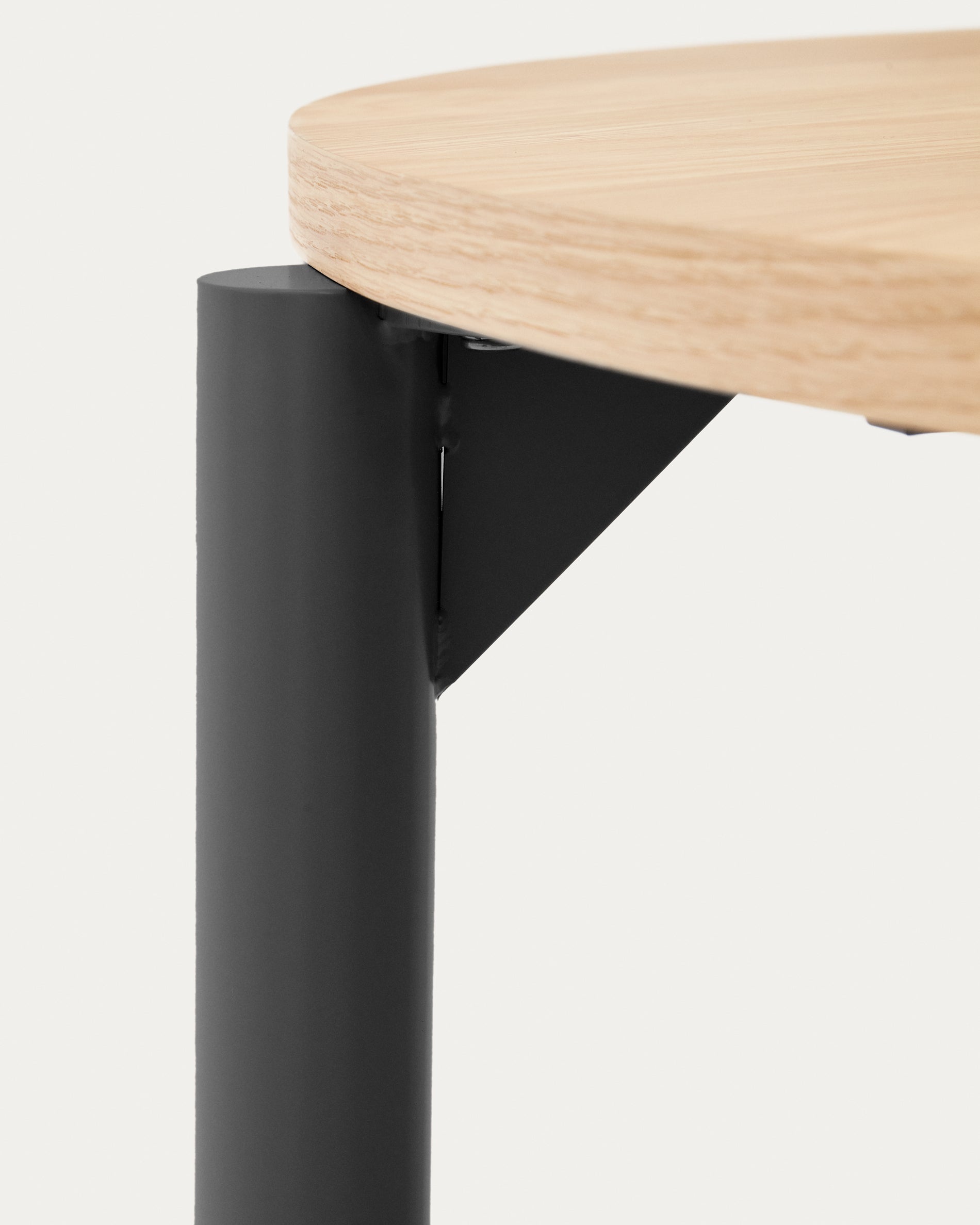 Montuiri round extendable table with oak veneer and black finished steel legs, Ø120(160) x 90 cm