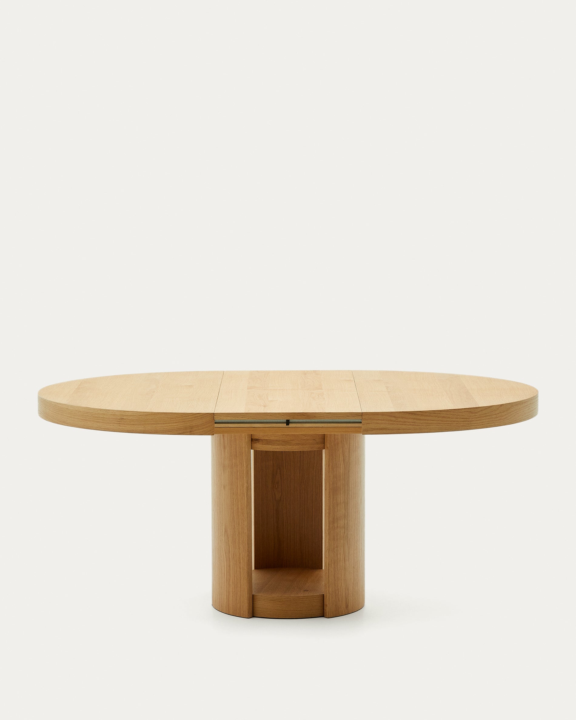Artis extendable round table in solid oak and veneer, 100% FSC, 150 (200) cm x 80 cm