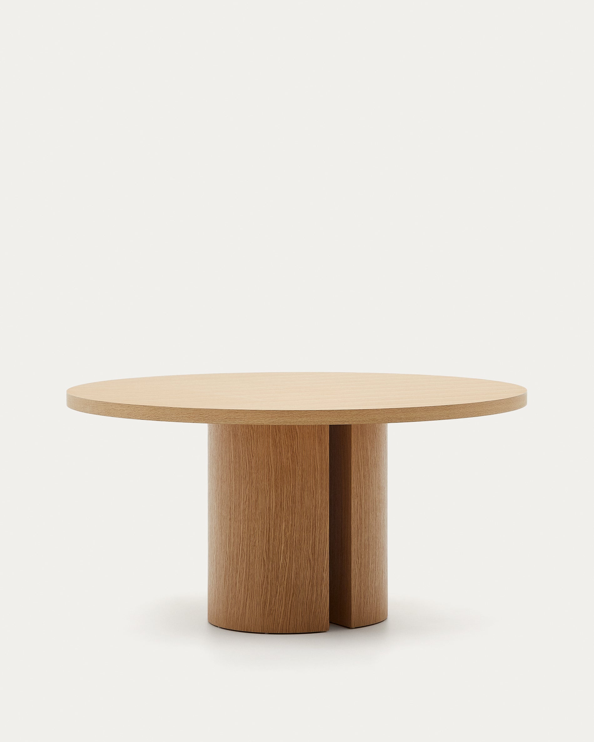 Nealy round table with an oak veneer in a natural finish, Ø 150 cm - Product View