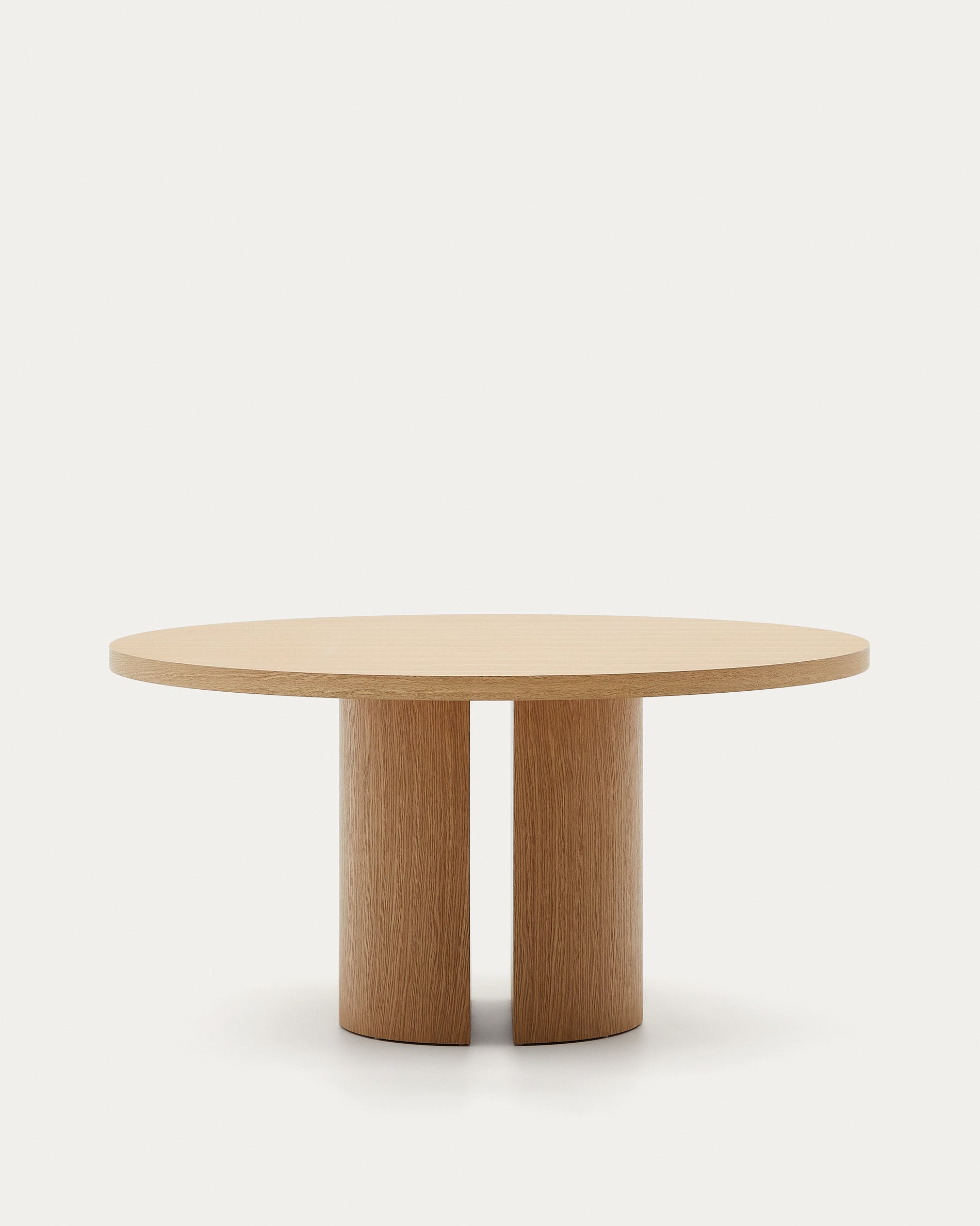 Nealy round table with an oak veneer in a natural finish, Ø 150 cm - Product View