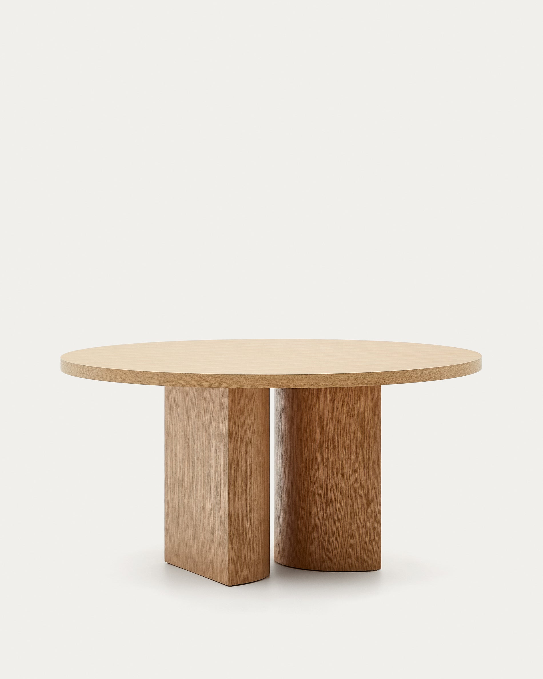 Nealy round table with an oak veneer in a natural finish, Ø 150 cm - Product View