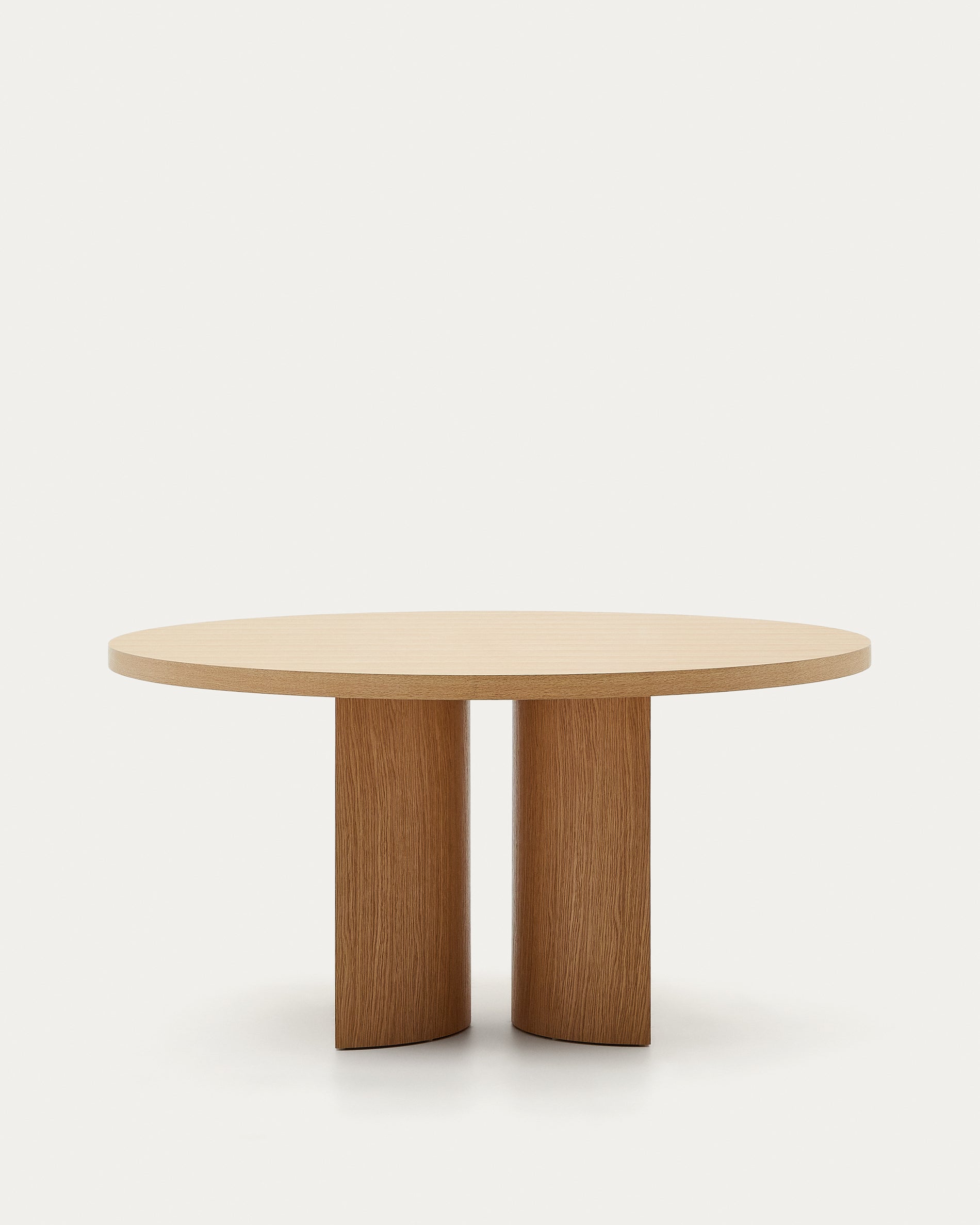 Nealy round table with an oak veneer in a natural finish, Ø 150 cm - Product View